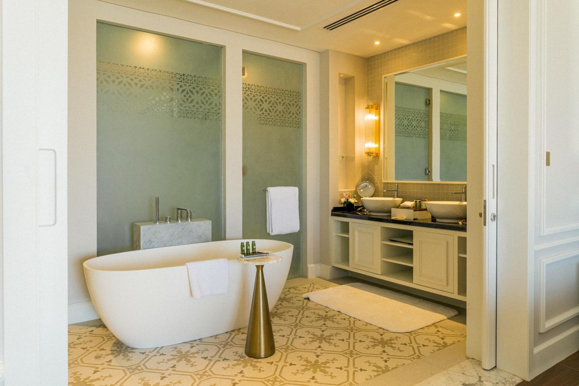 Royal Mansion Arabian King Room