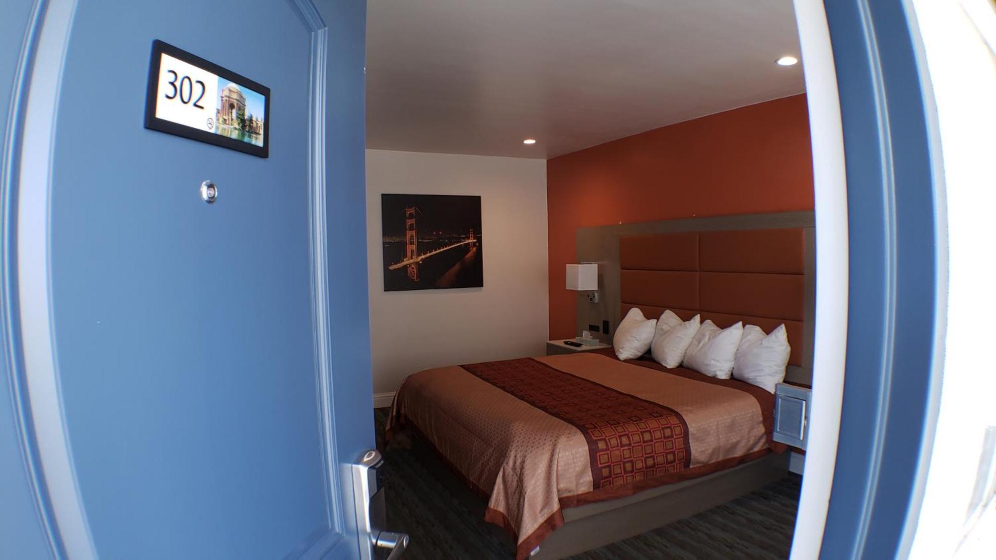 Standard King Room