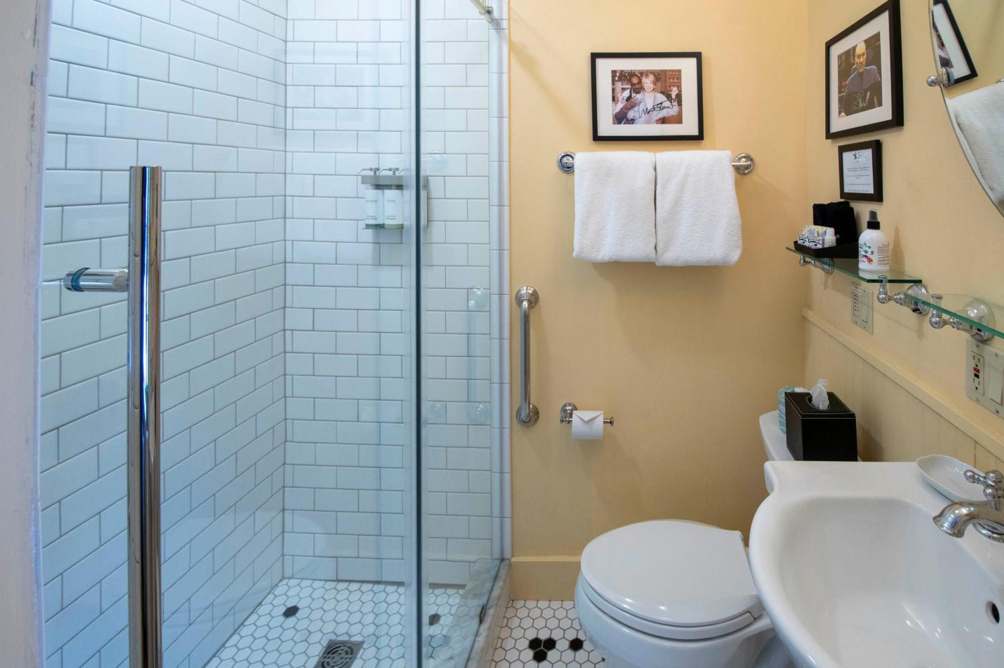 Twin Room or King Room with Stall Shower