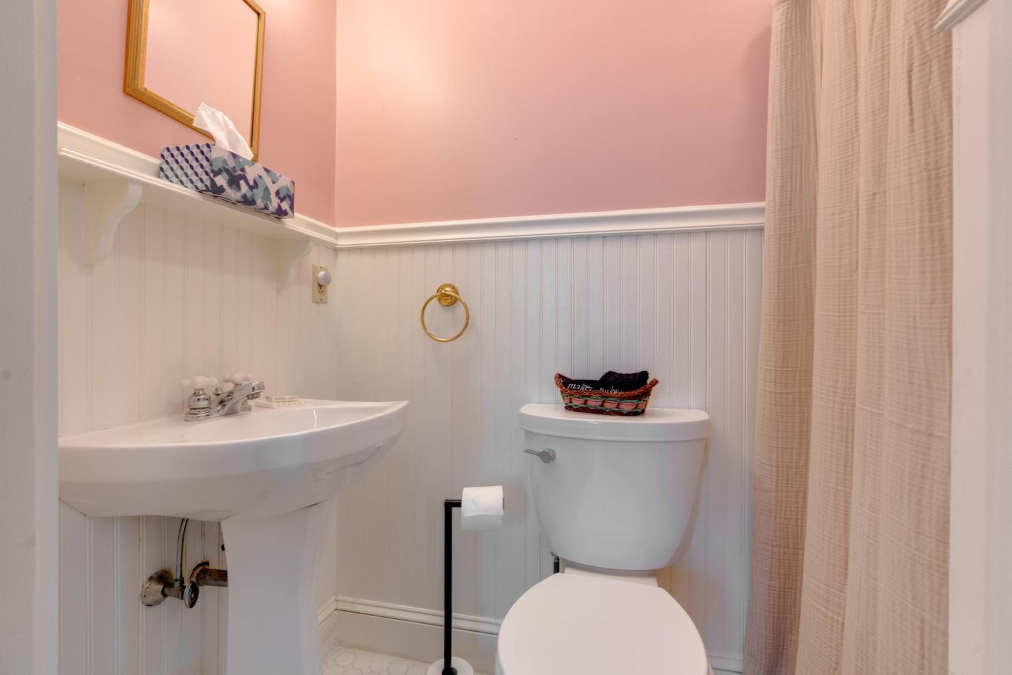 Queen Room with Spa Bath