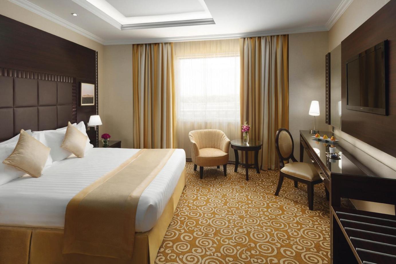 Deluxe King Suite
