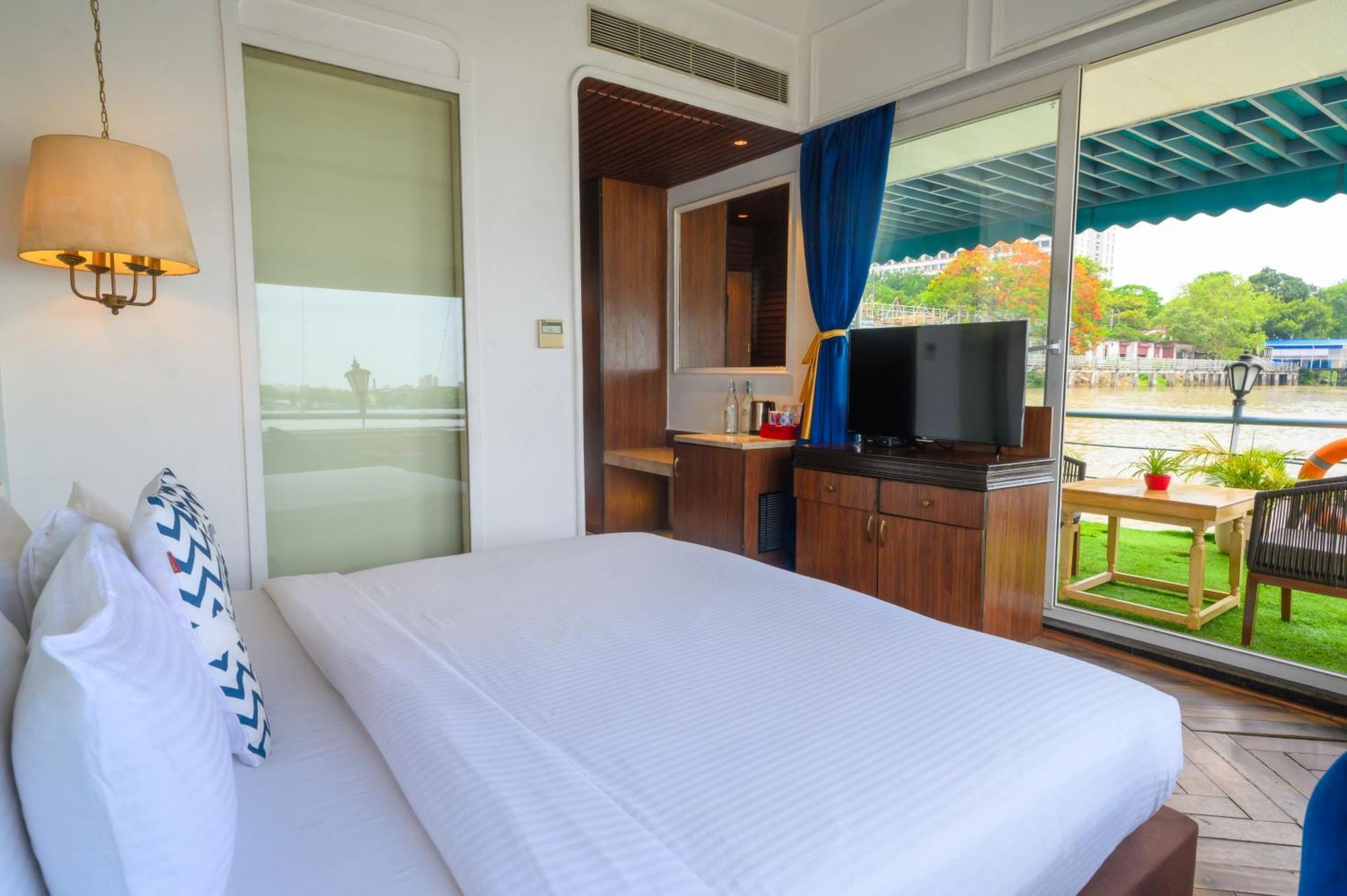 Heritage Cabin Deck on Laundry service upto 2 clothing item | on F&SB a-la-carte selection | Complimentary Welcome Drink on arrival