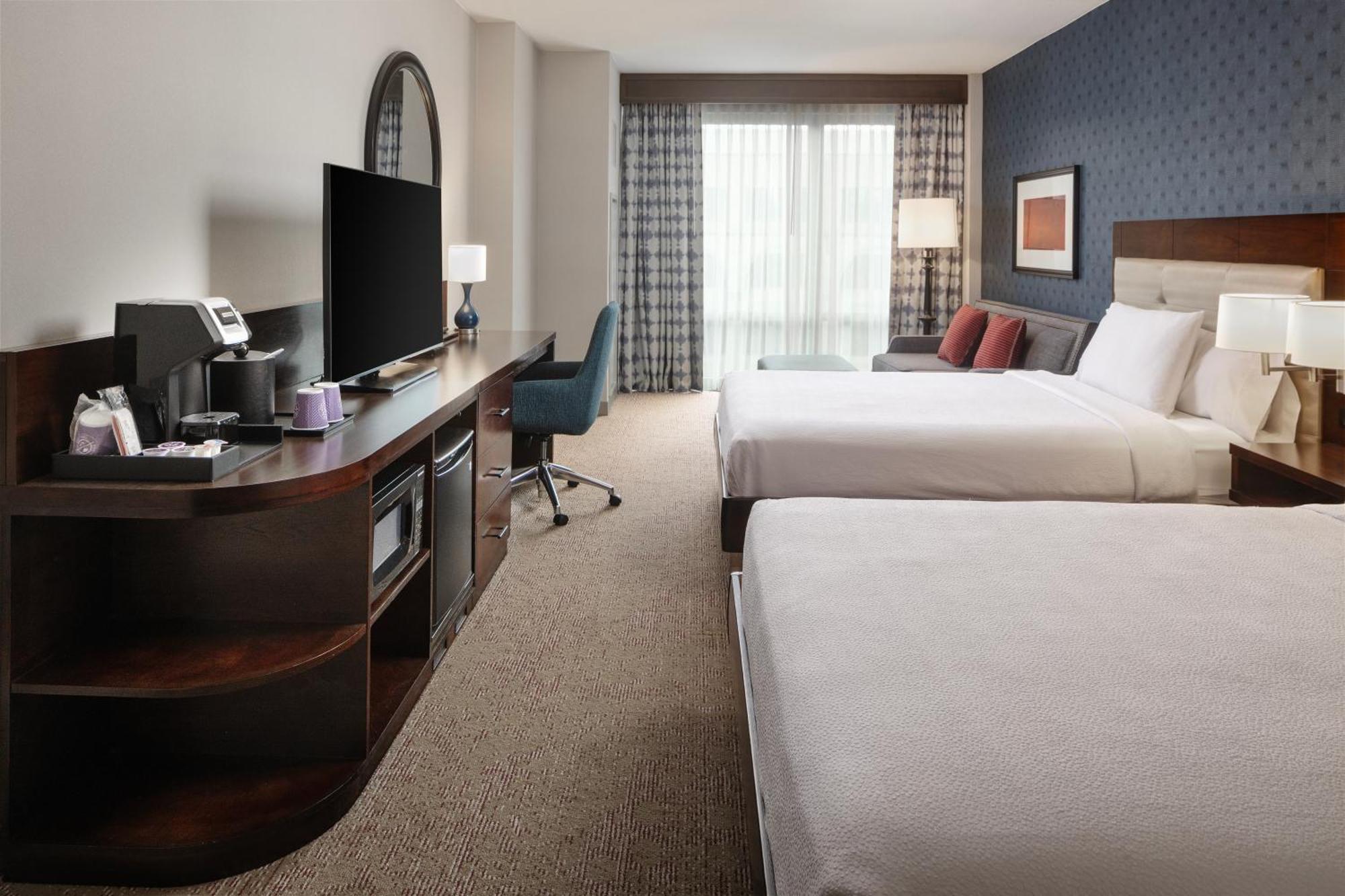 Queen Room Two Queen Beds Hearing Access