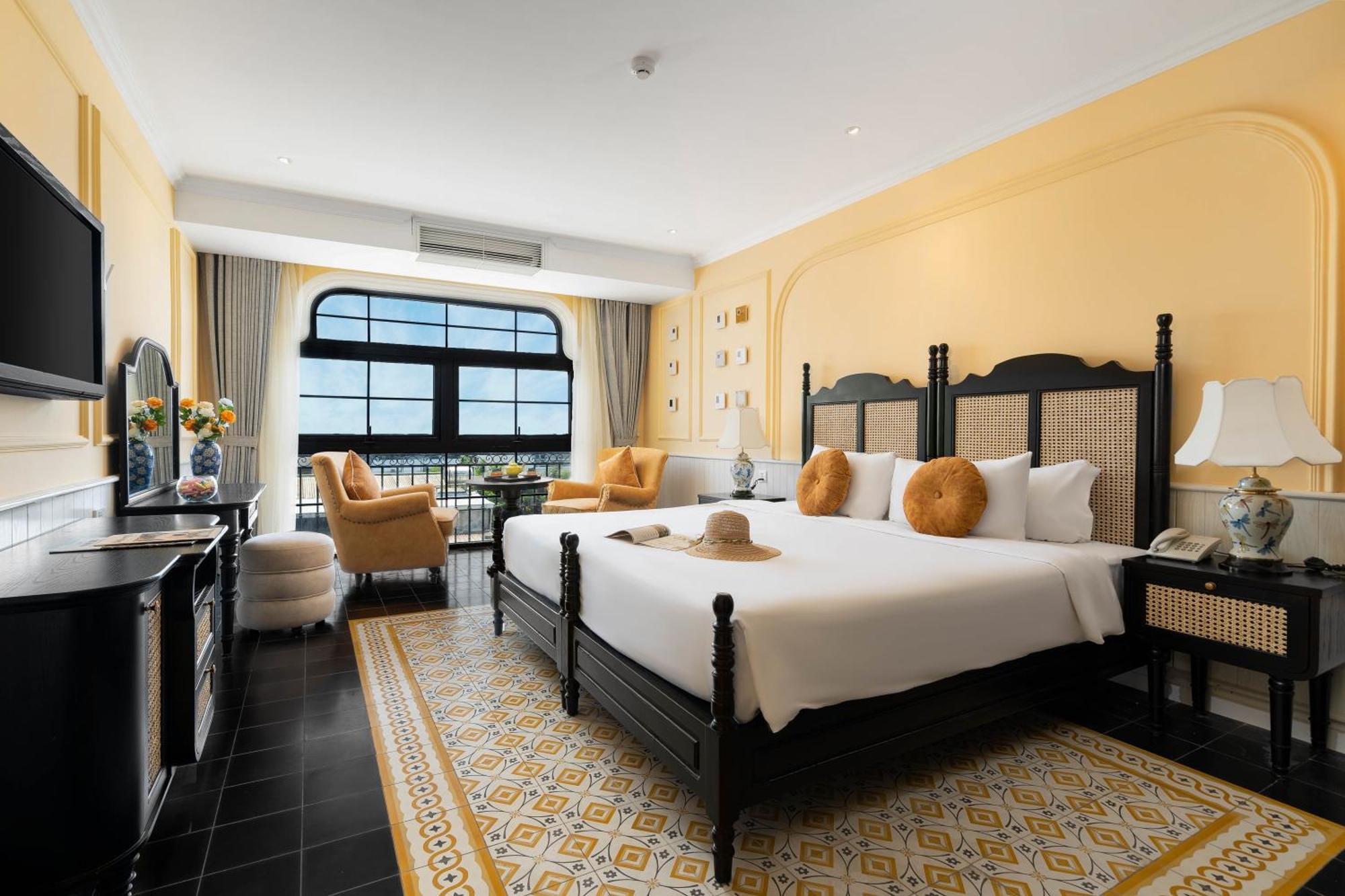 Deluxe Double or Twin Room with City View