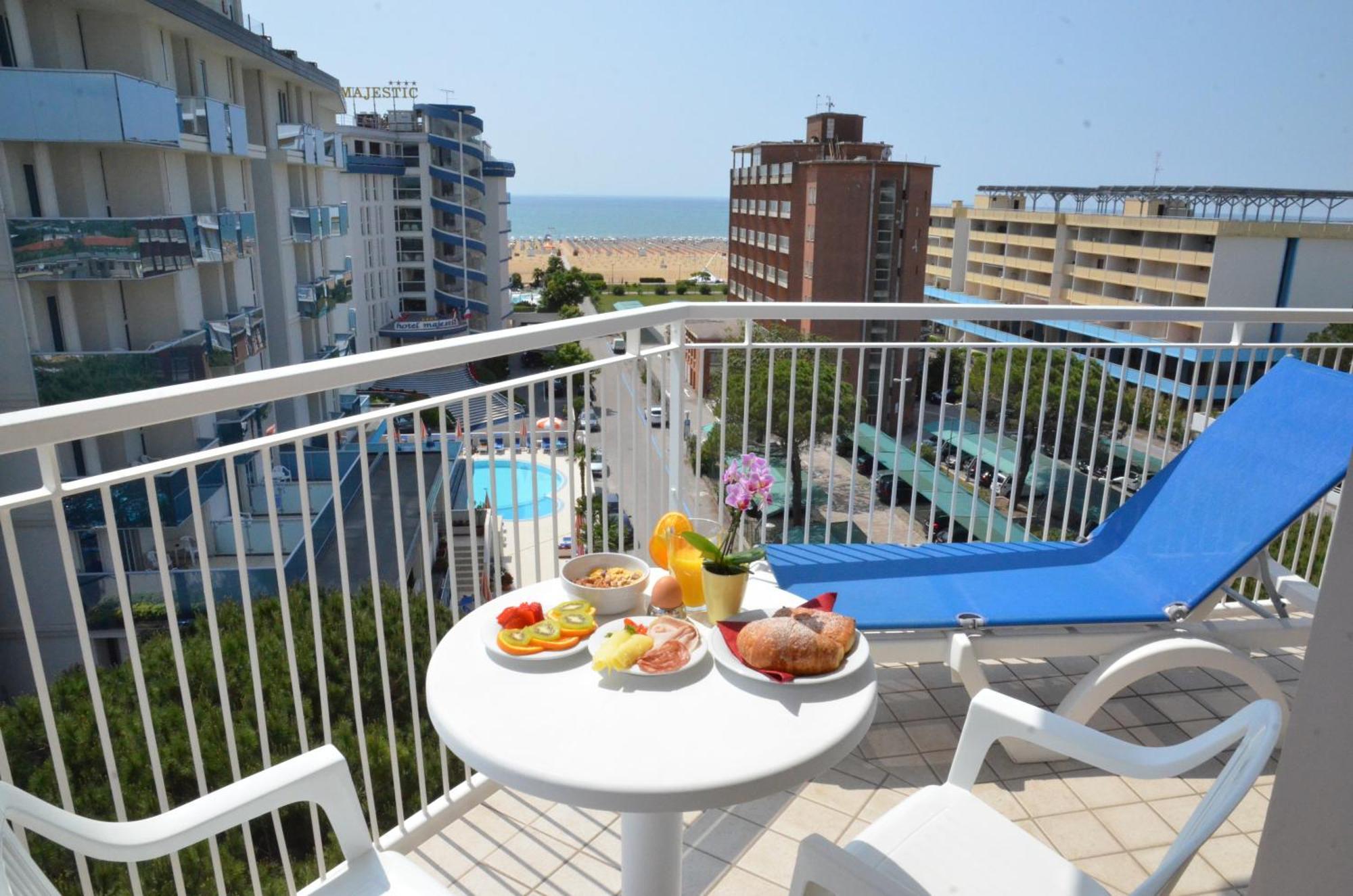 Triple Room with Sea View