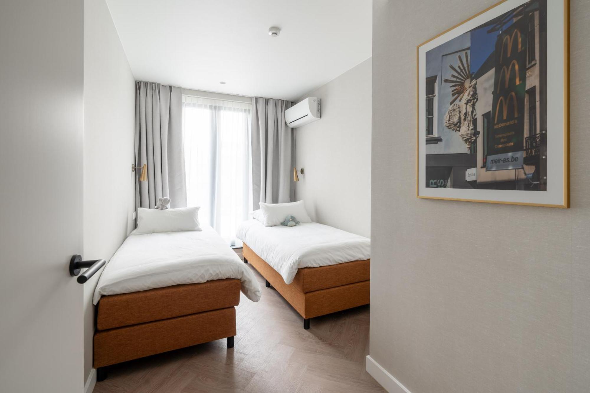 Large 2 Bedroom Apartment Terrace Sofa Bed