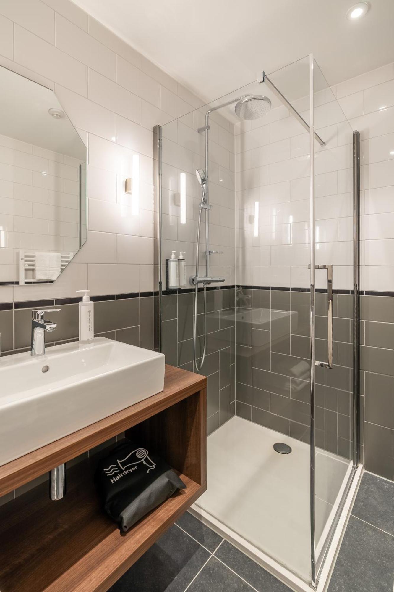 Large 1 Bedroom Apartment with Sofa Bed,1592199394:JPEG