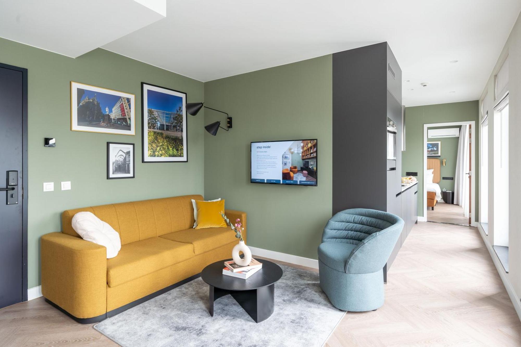 XL 2 Bedroom Apartment Terrace Sofa Bed