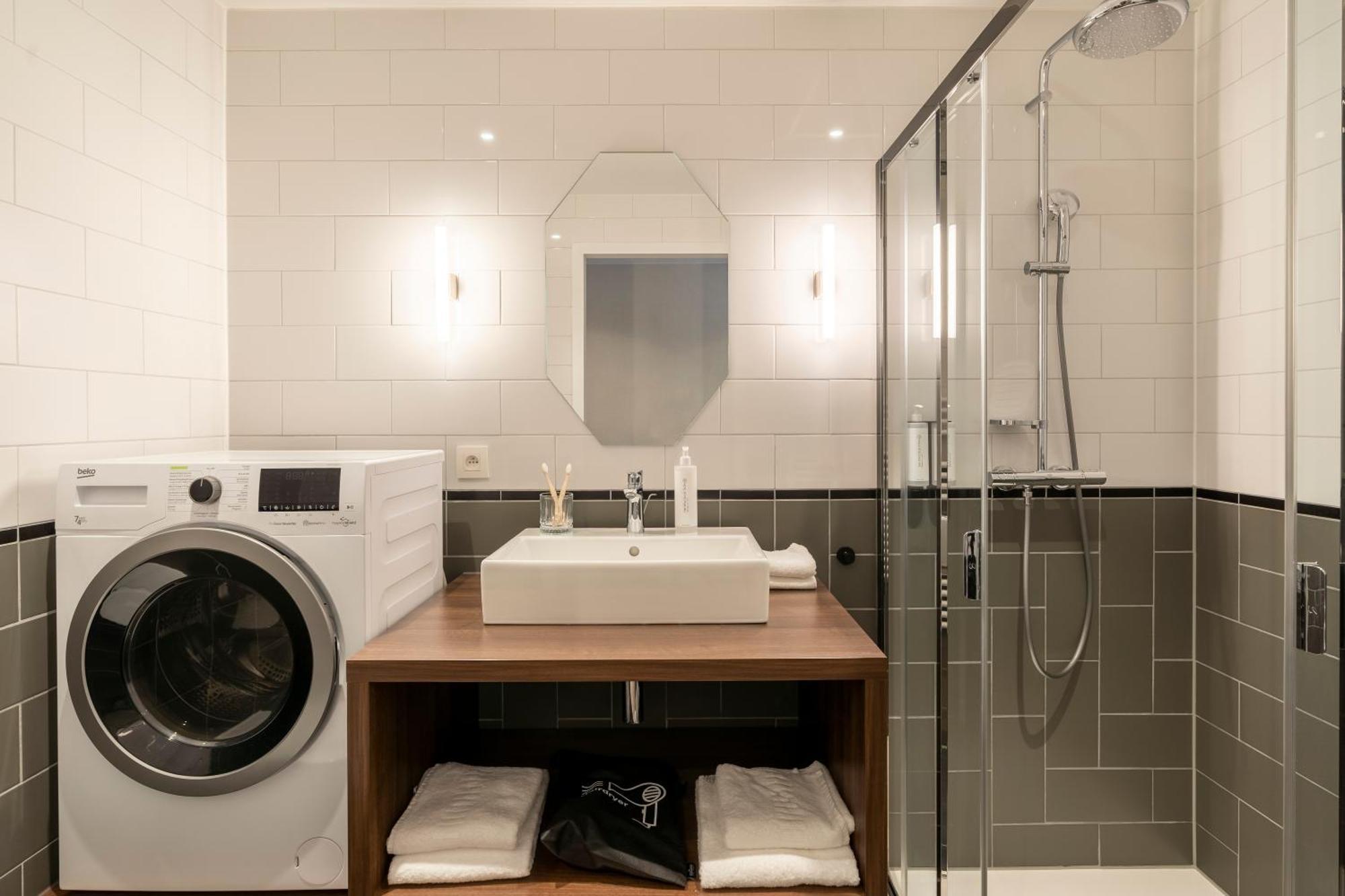 Medium Studio with Kitchen,1592199392:JPEG