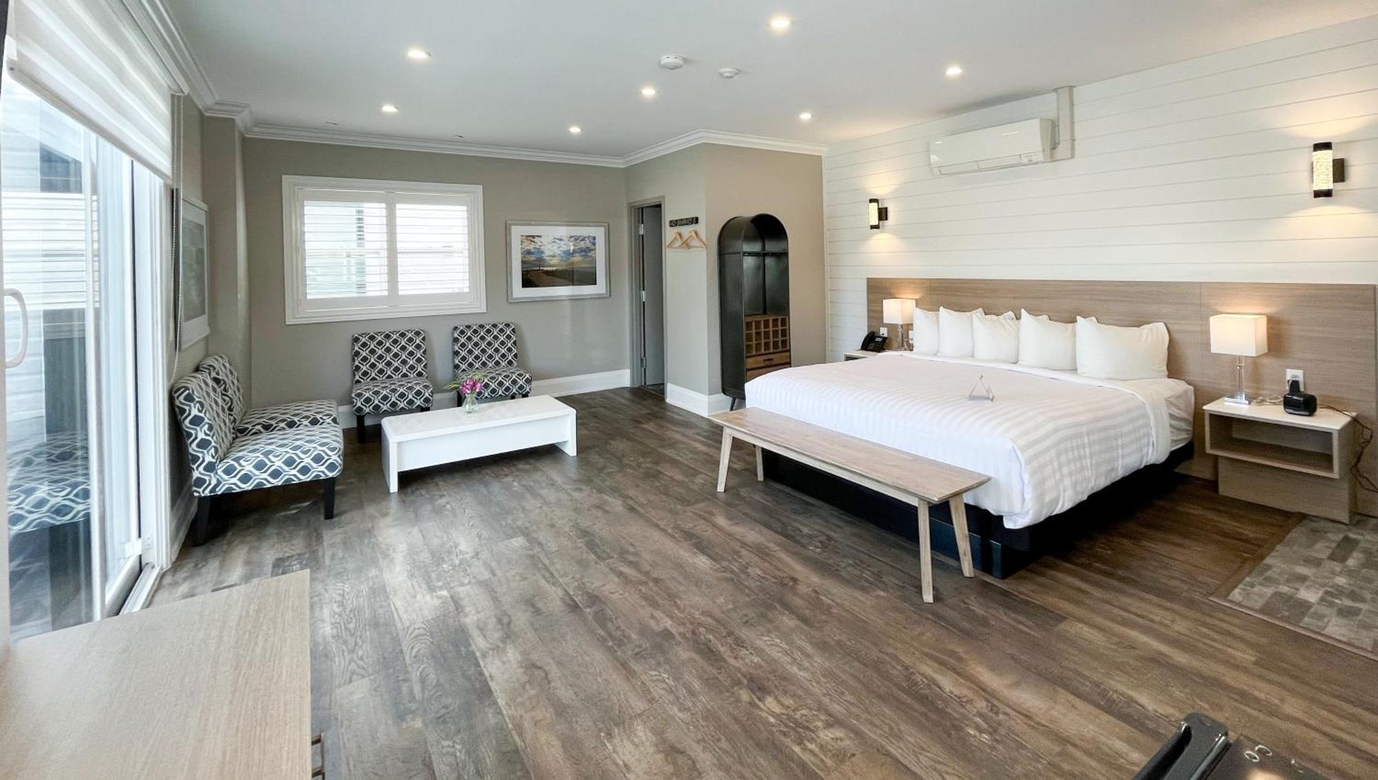 Deluxe King Suite,1592207338:JPEG