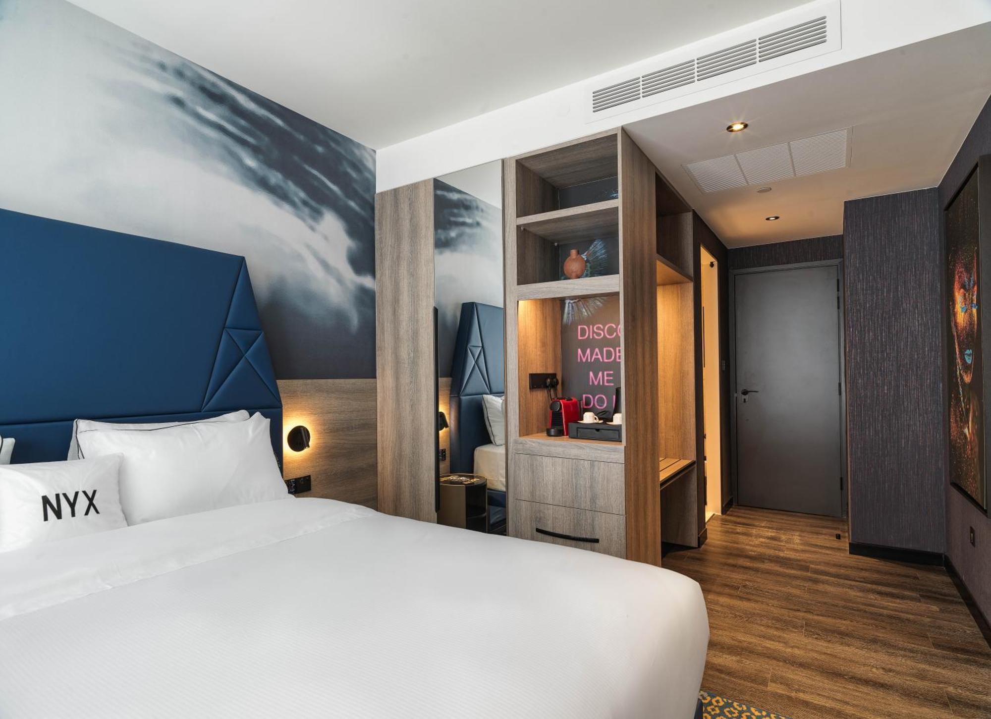 Design Double Star Partial Sea View