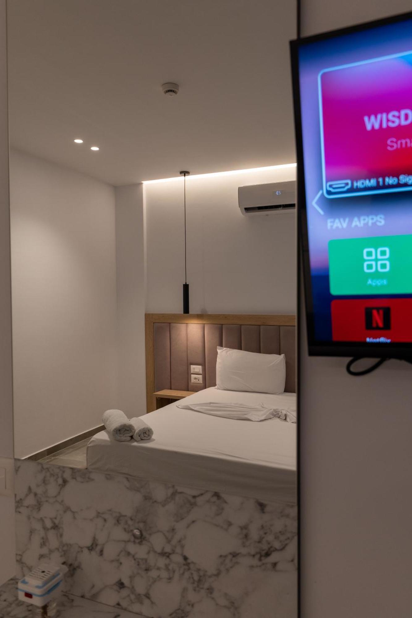 Deluxe King Kamer met Uitzicht op het Zwembad