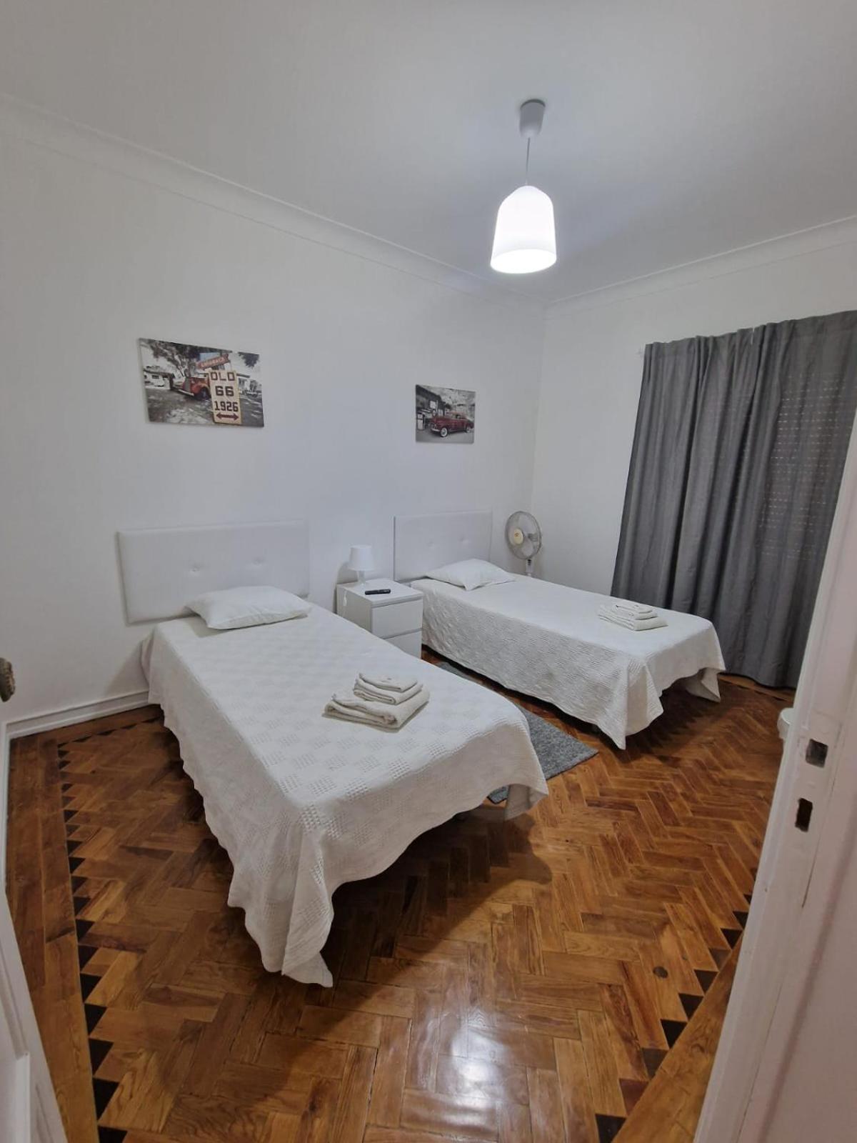Twin Room,1592437793:JPEG