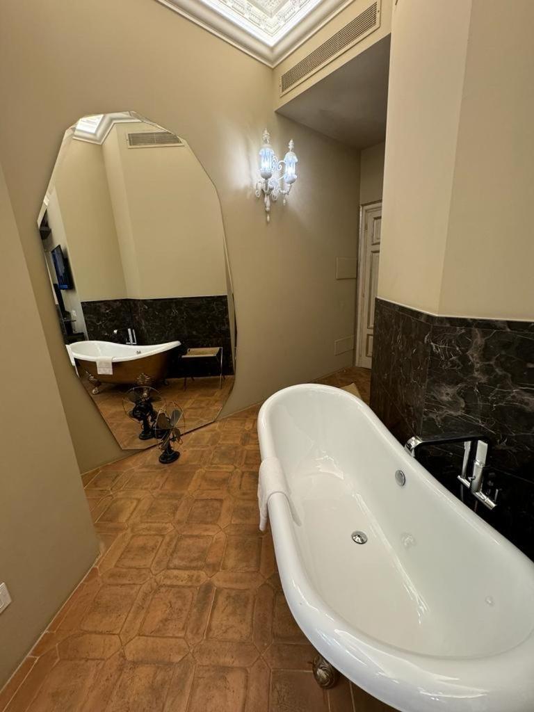 Deluxe King Room - Annex