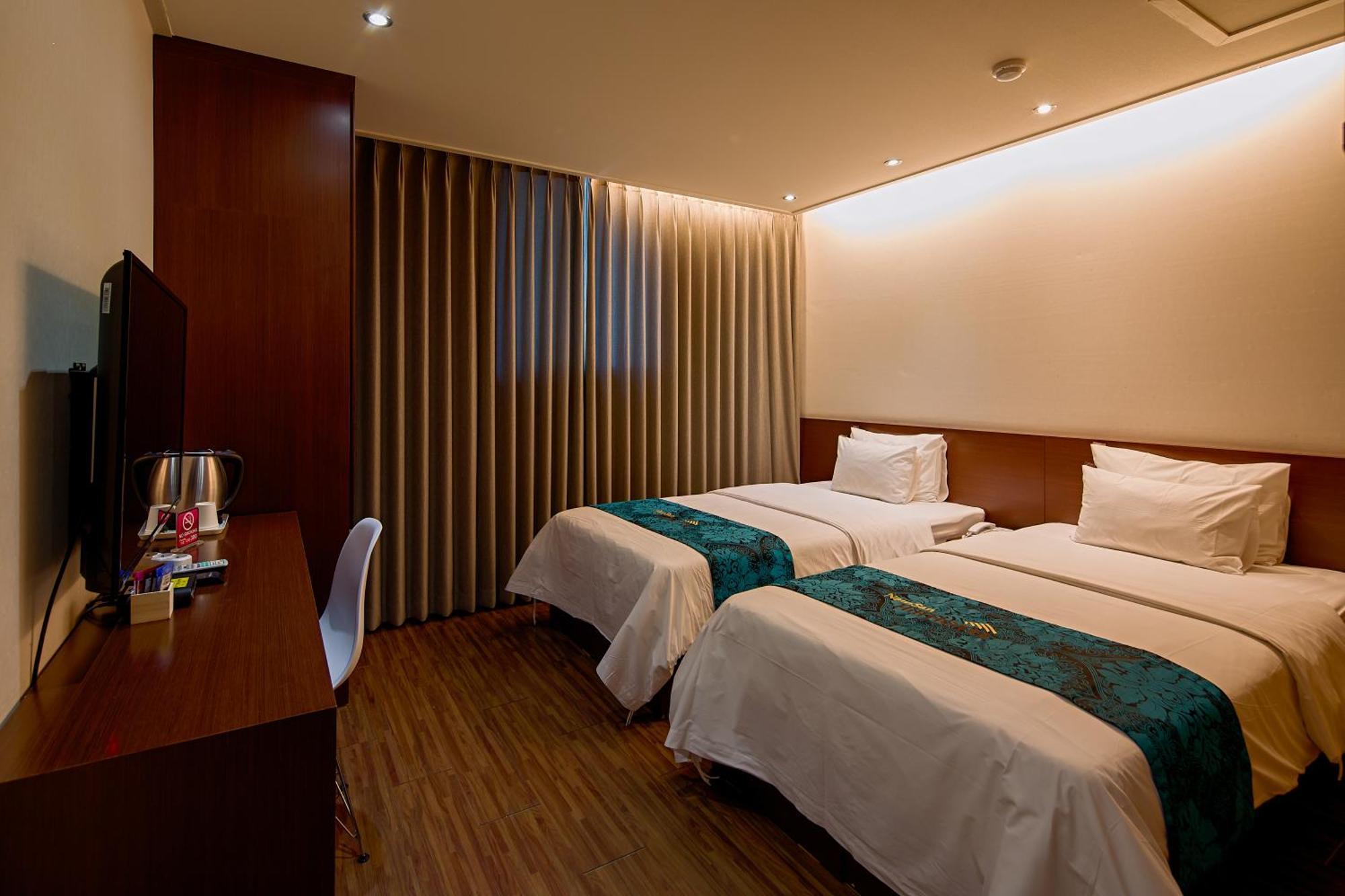 Standard Twin Room,1592904231:JPEG