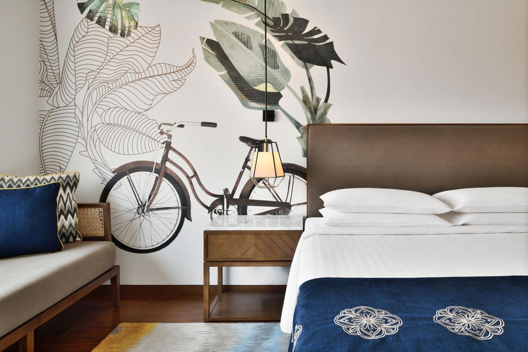 One-Bedroom Suite with complimentary airport transfer, Executive Lounge Access  and Tea Tales with Lila from 5pm to 6pm.2 Way Airport Transfers Enjoy complimentary cocktails for 2 hours with our Happy Hour offer