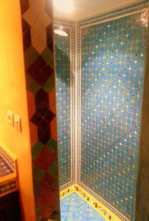 Deluxe Double Room Shower,180615885:JPEG