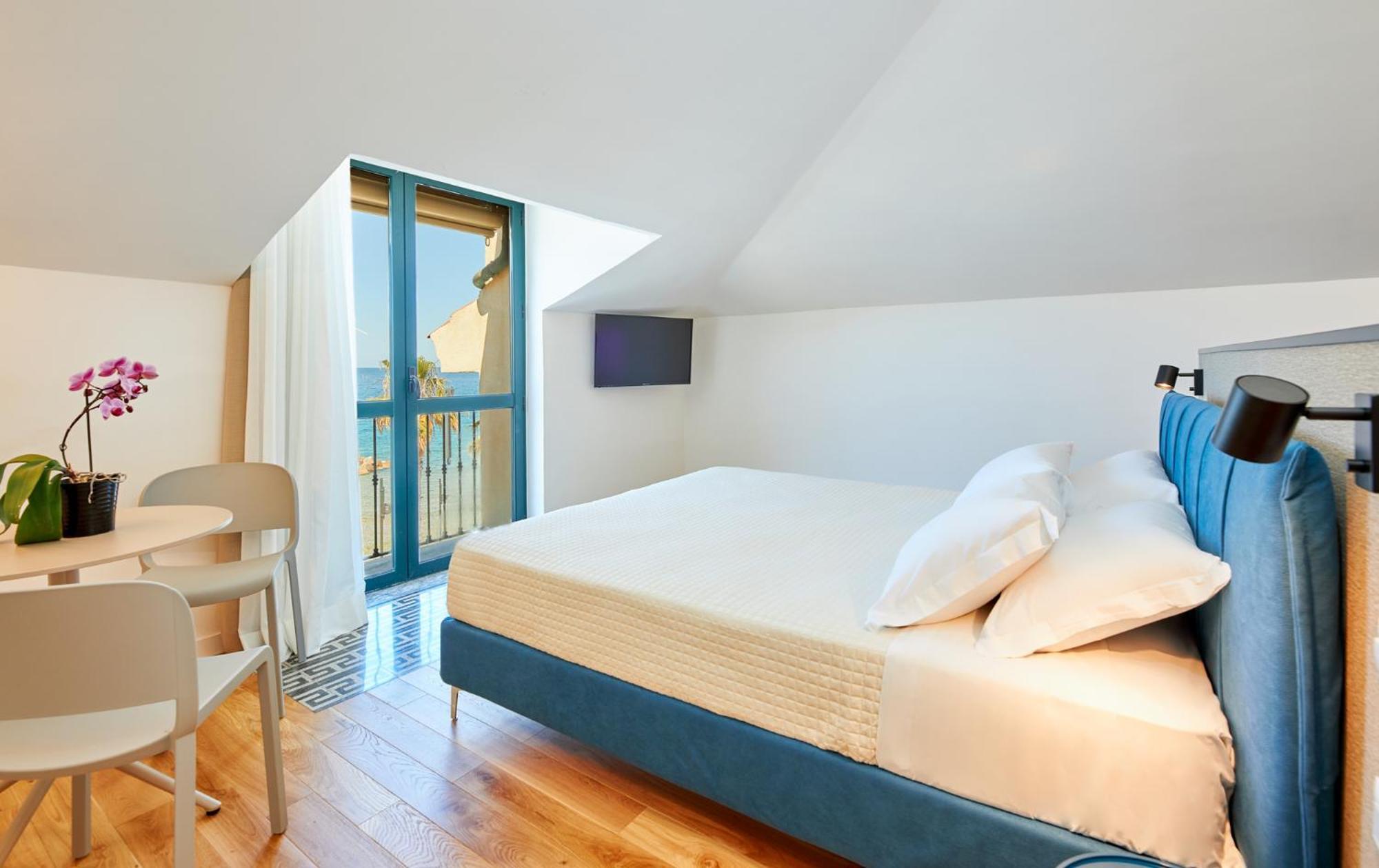 Deluxe Double Room with Sea View