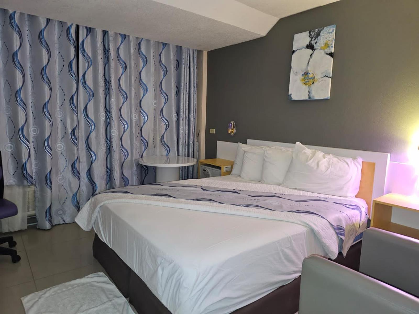 Deluxe Queen Room