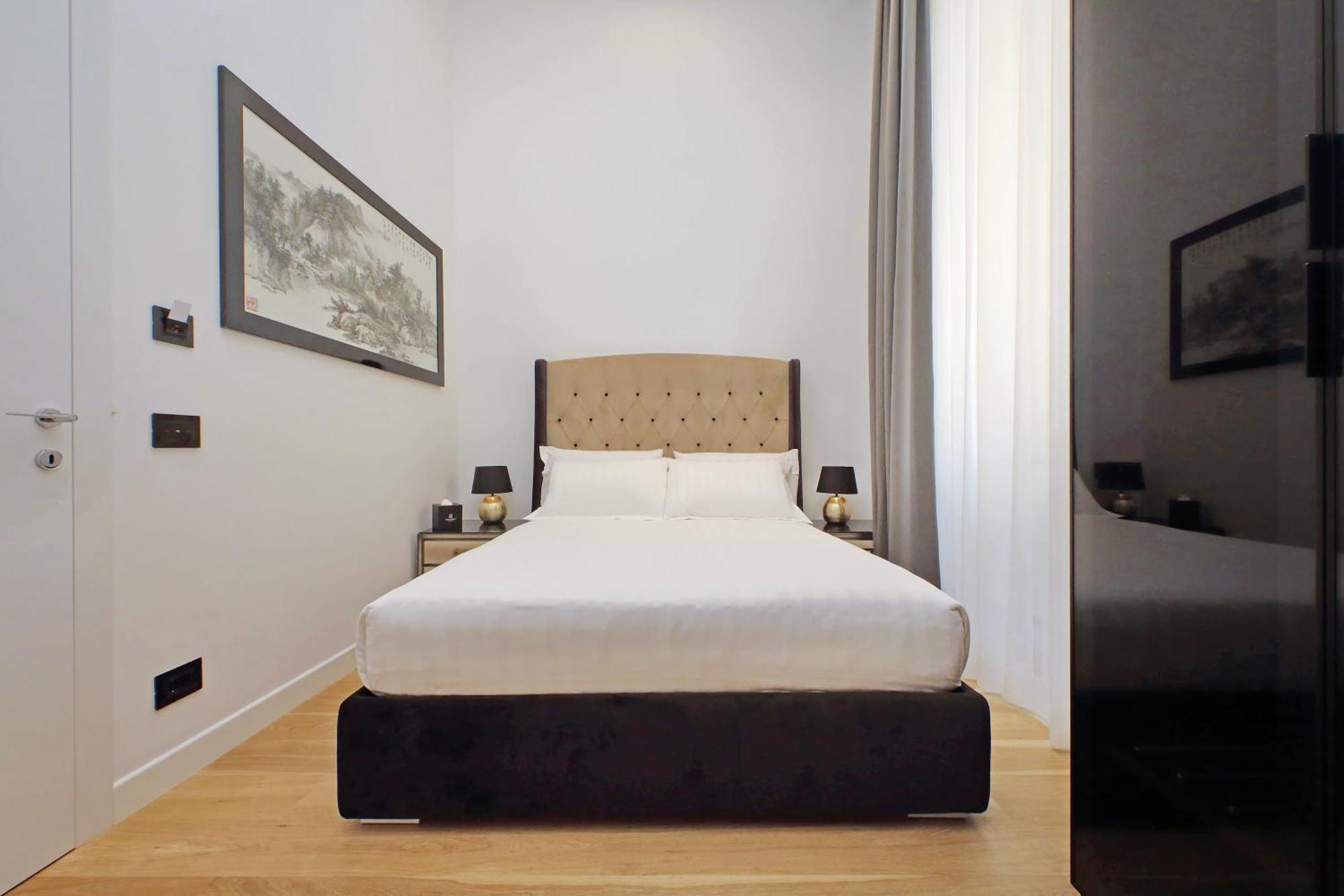 Habitación con cama grande