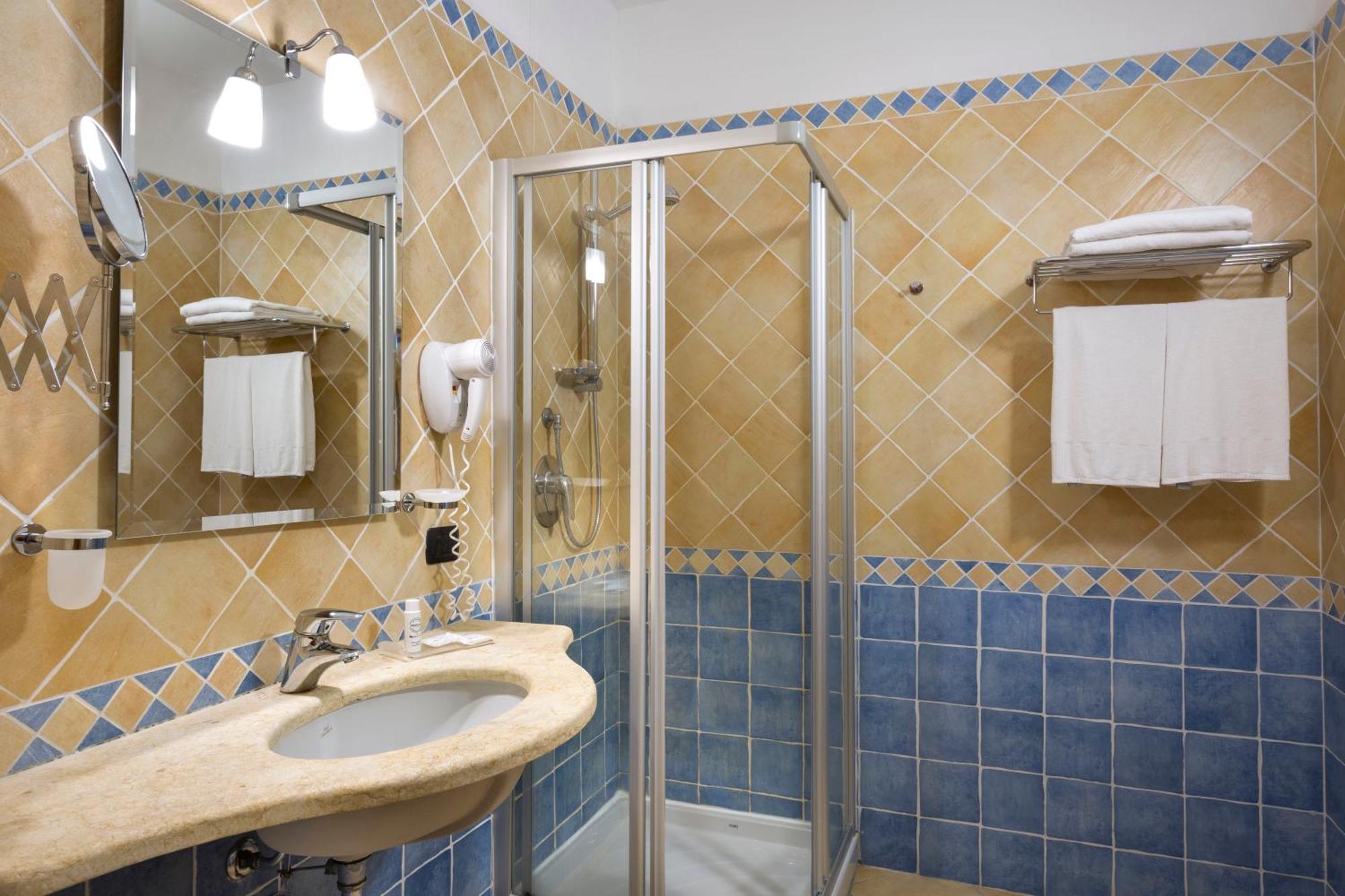 Superior Double or Twin Room,1739387289:JPEG