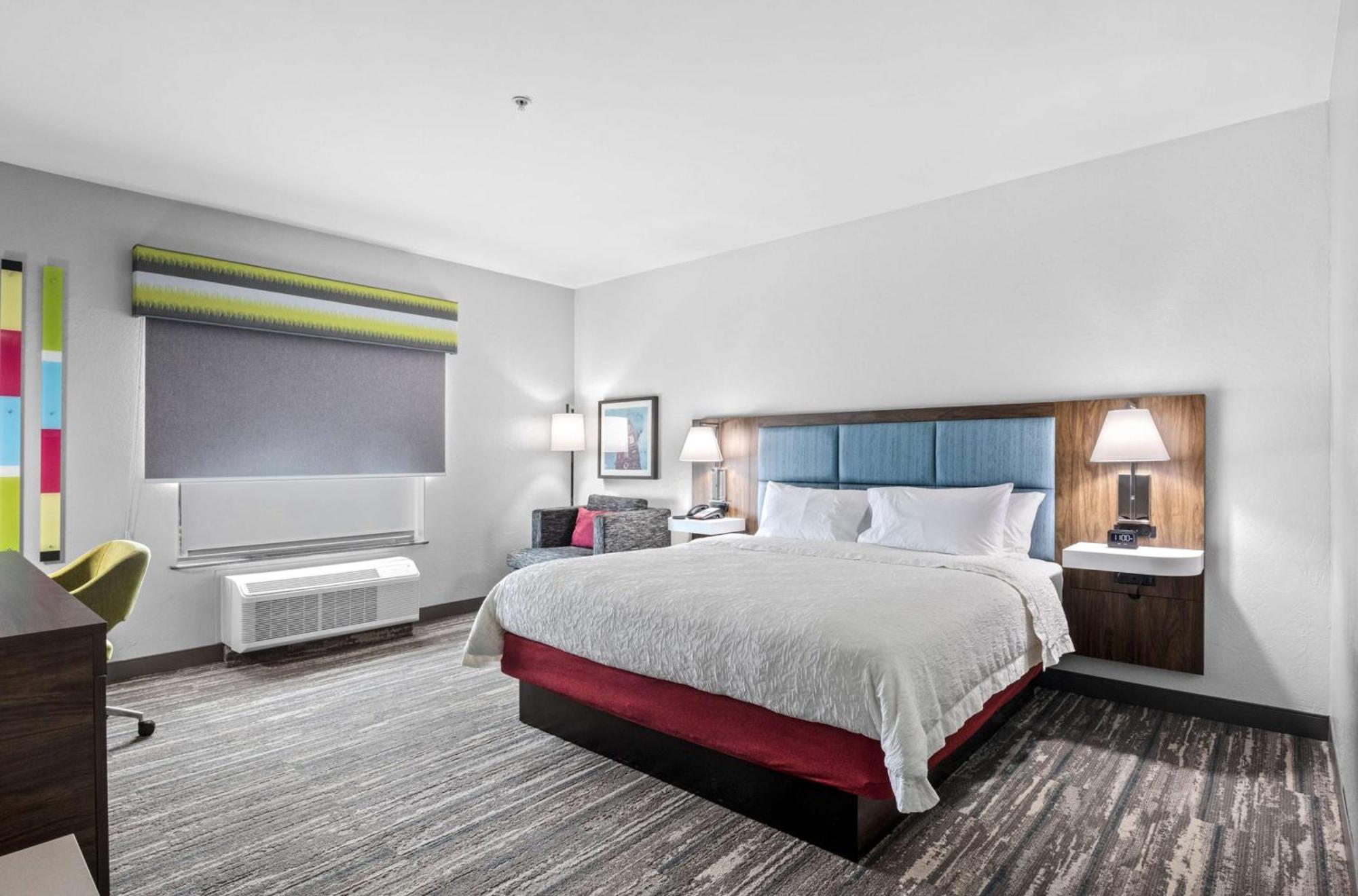 King Room with King Bed - Non-Smoking