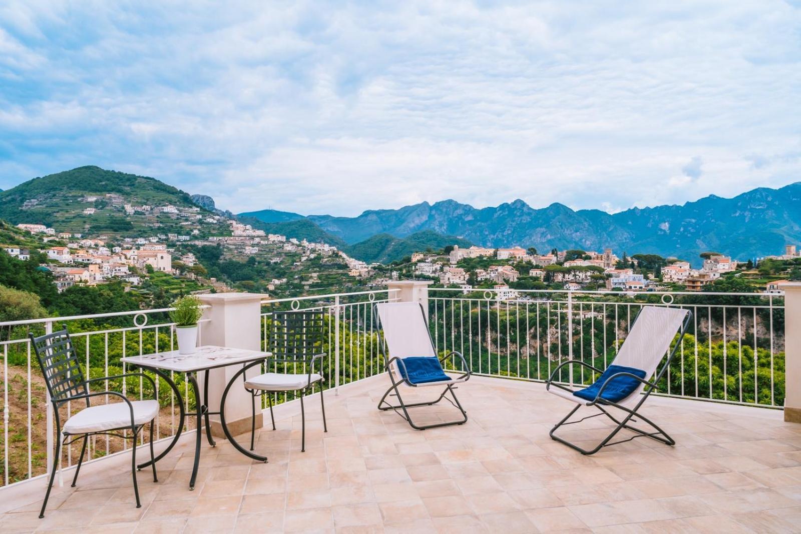 Deluxe Double Room with Terrace and Partial Sea View - Depandance