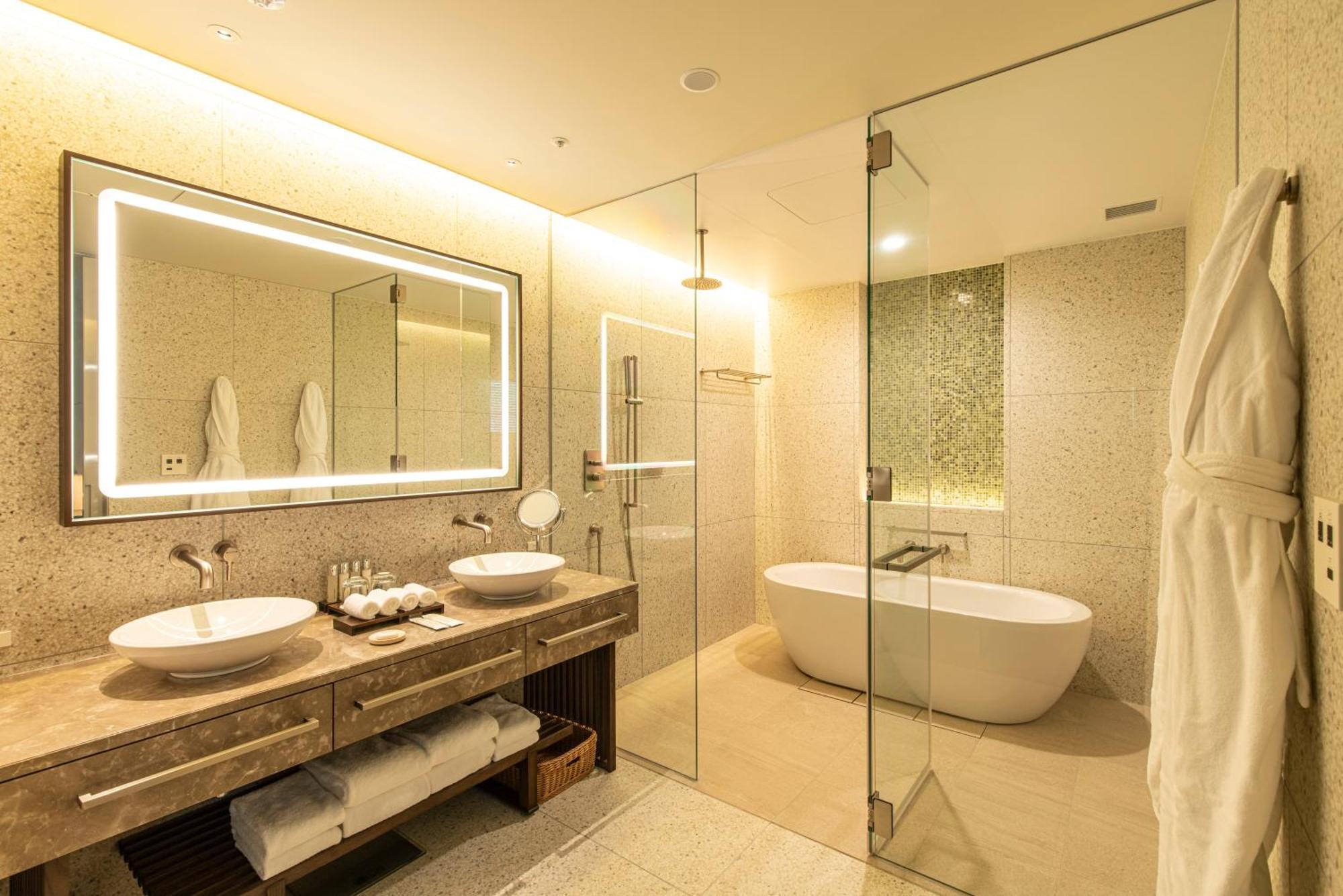 Premium Zimmer mit Kingsize-Bett und kostenlosem Zugang zur Lounge