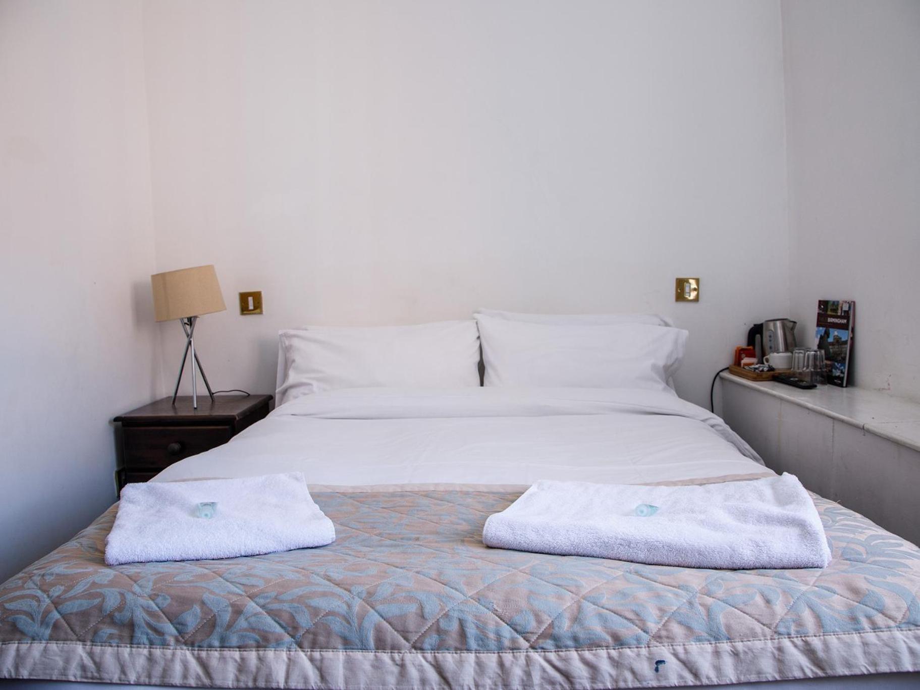 Single Room with Shared Bathroom