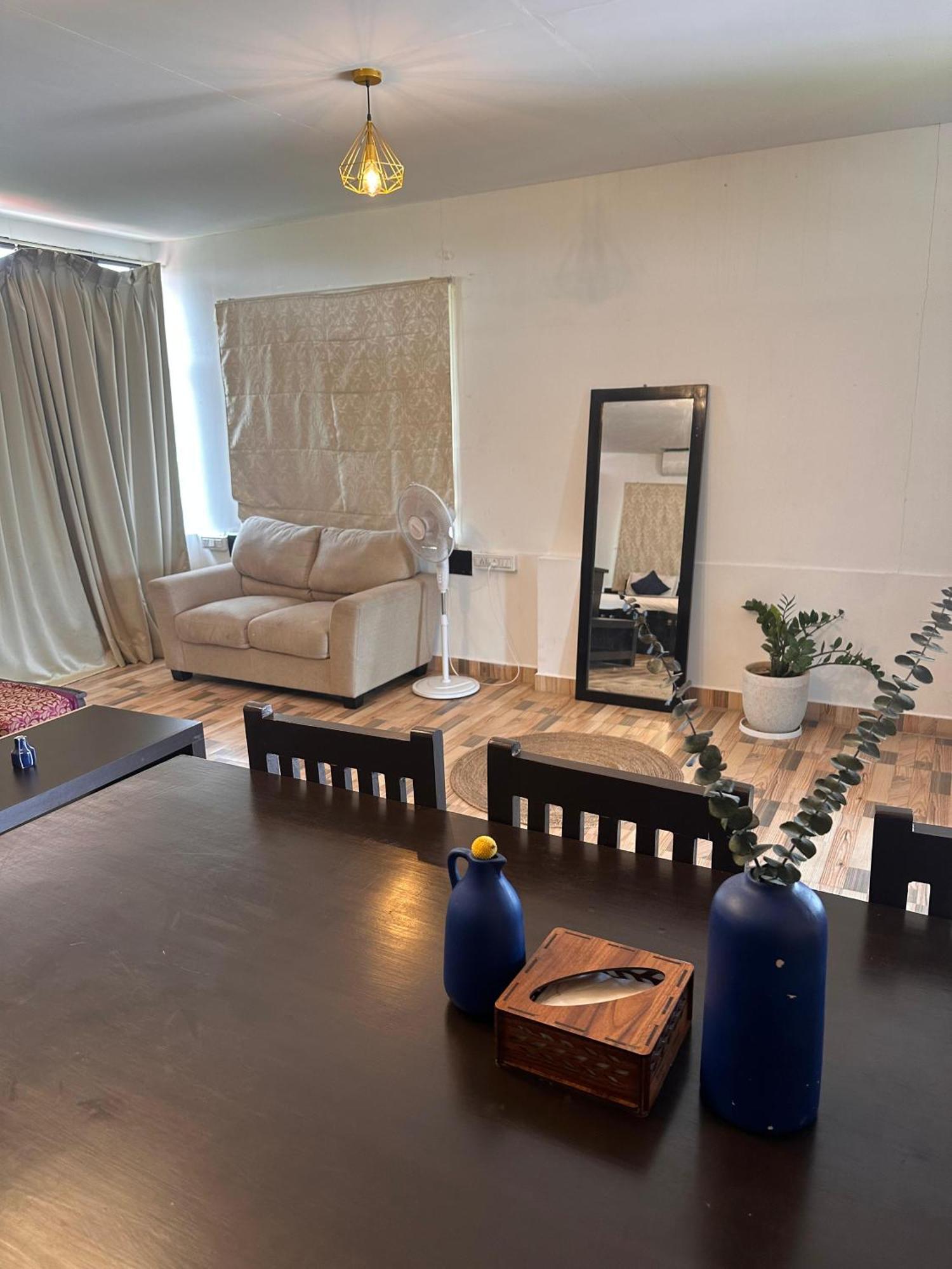 King Studio with Sofa Bed