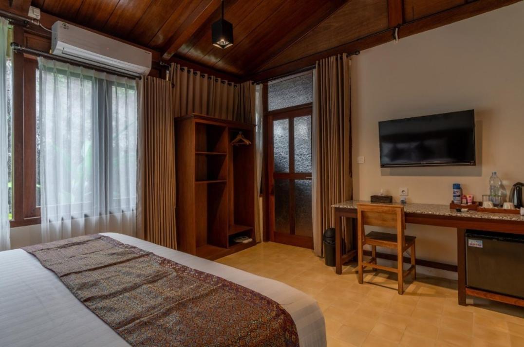 Twin Room with Private Bathroom