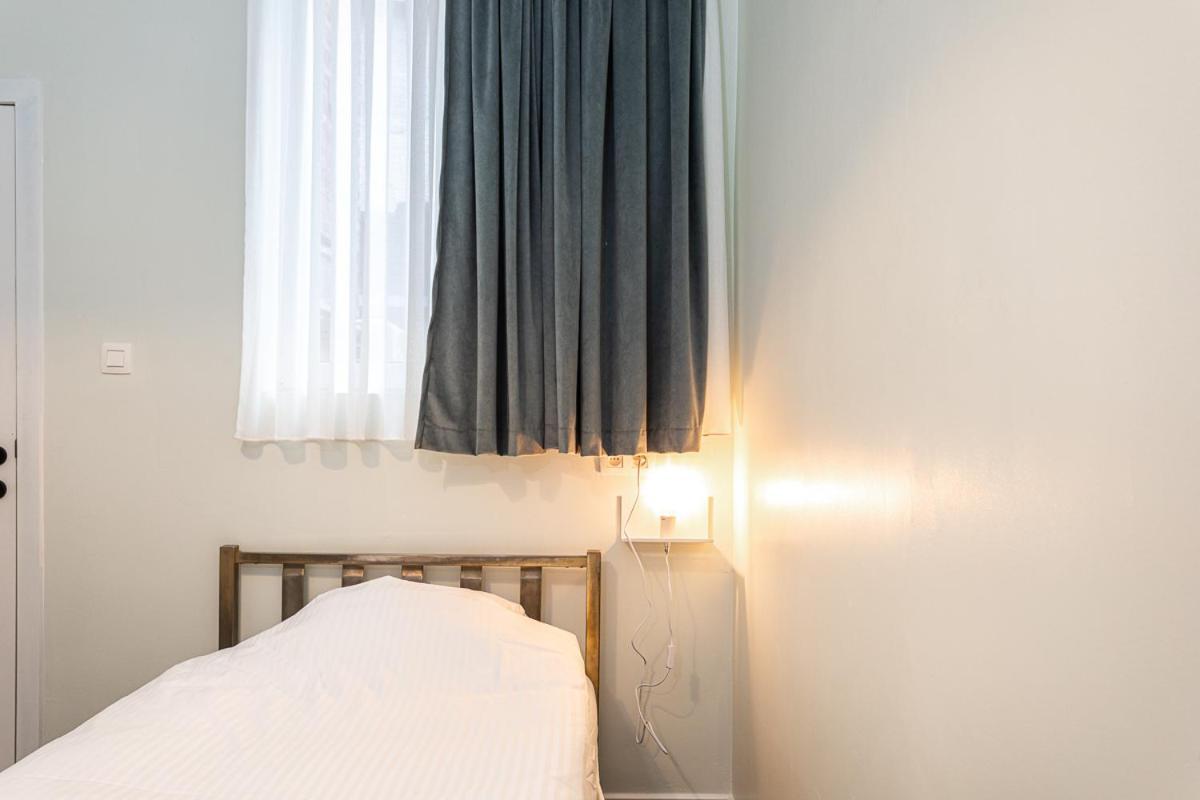 Single Room,1594023501:JPEG