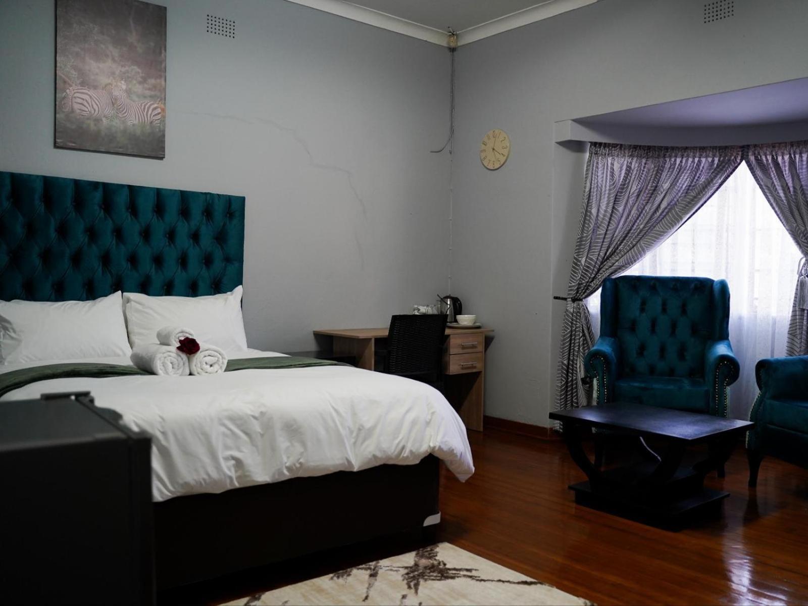 Premier Queen Room