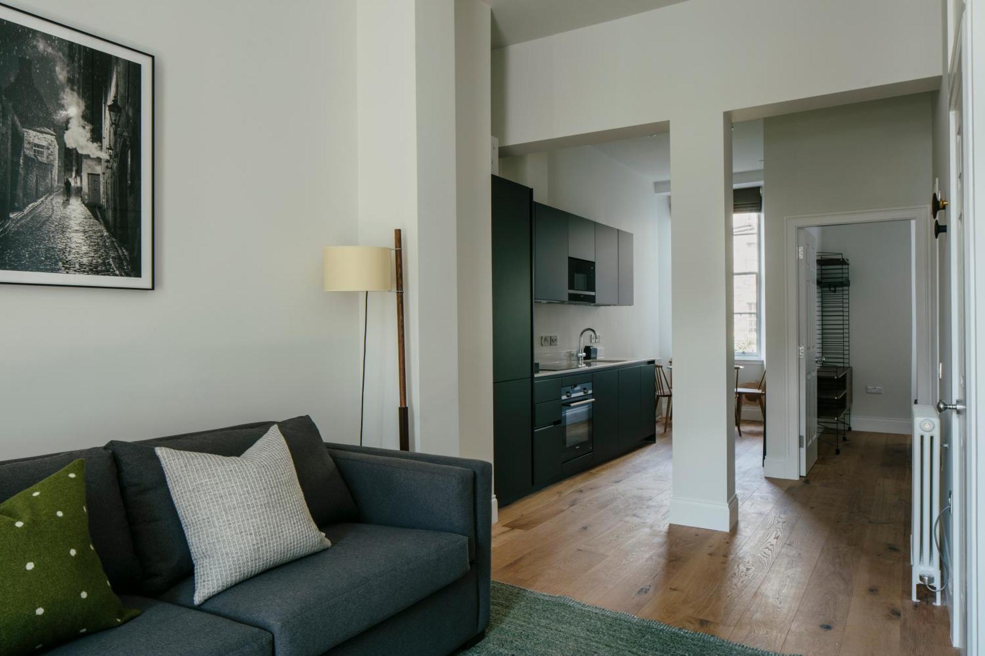 Deluxe One-Bedroom Apartment,1594596395:JPEG