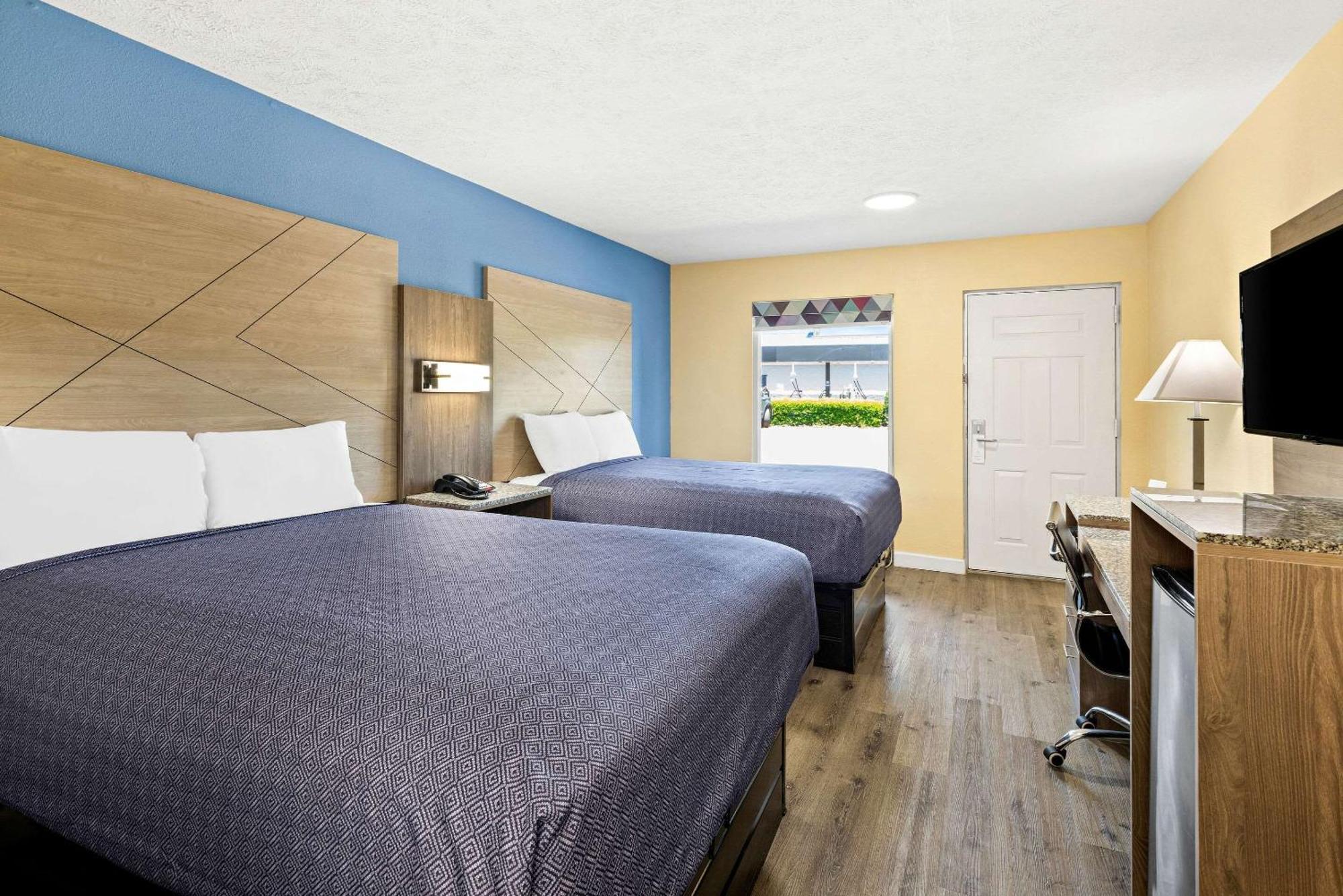 Standard Queen Room with Two Queen Beds