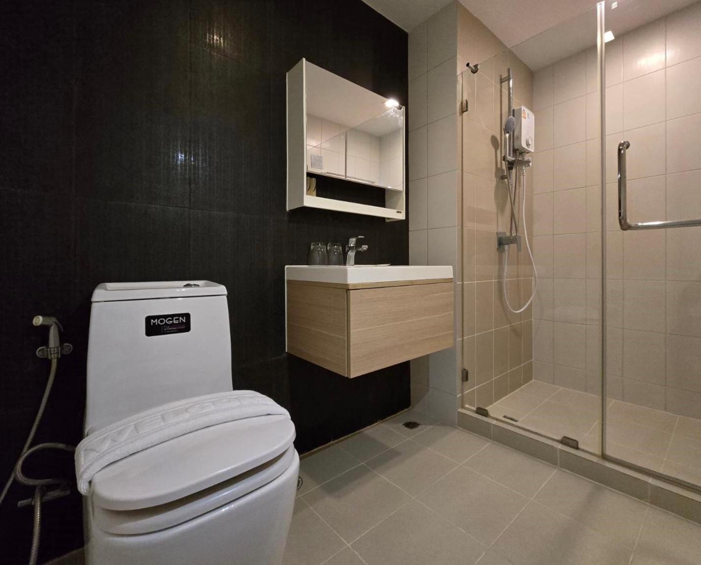 Minimal Grand Suite