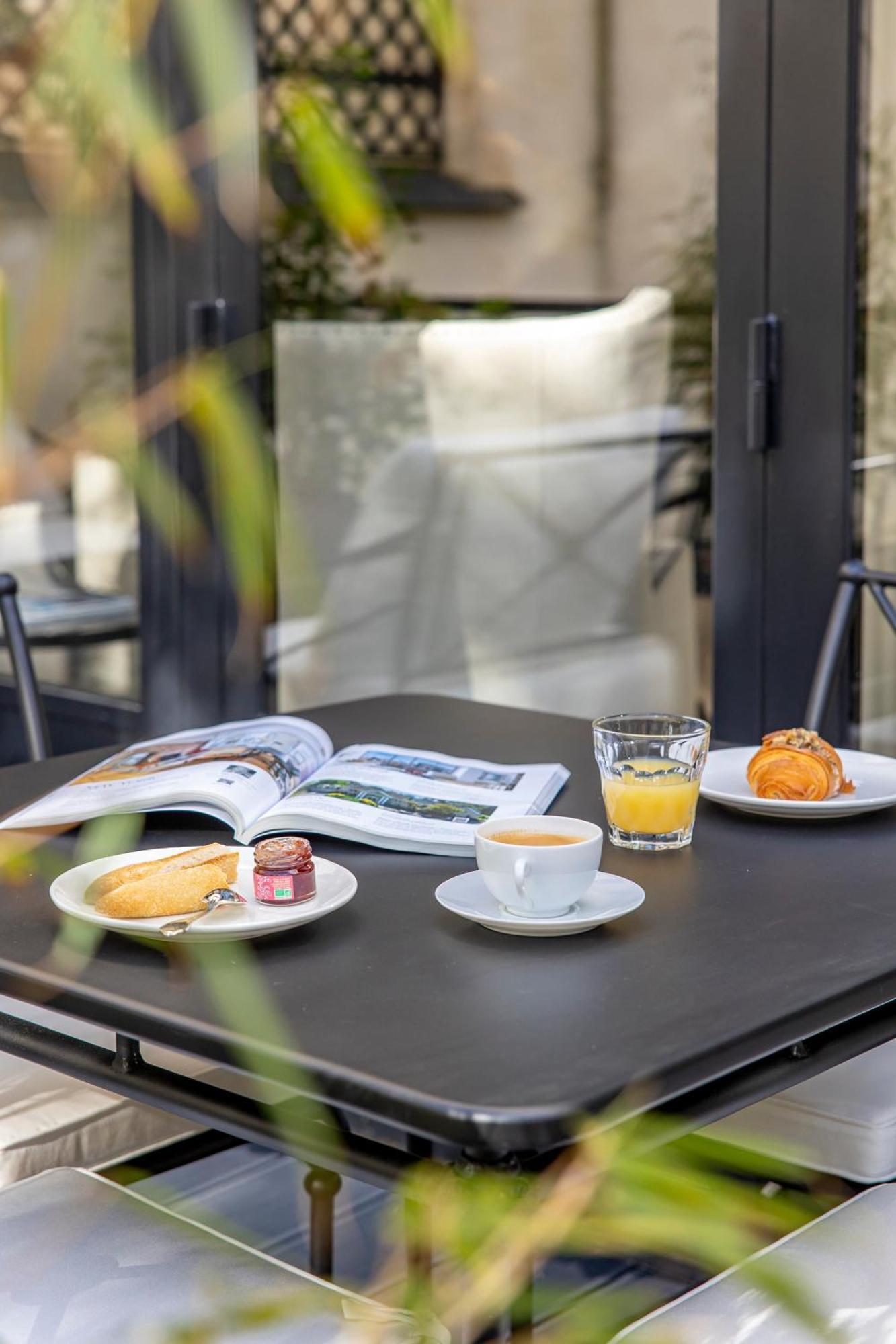 Ernest Hemingway Apartment Terrace