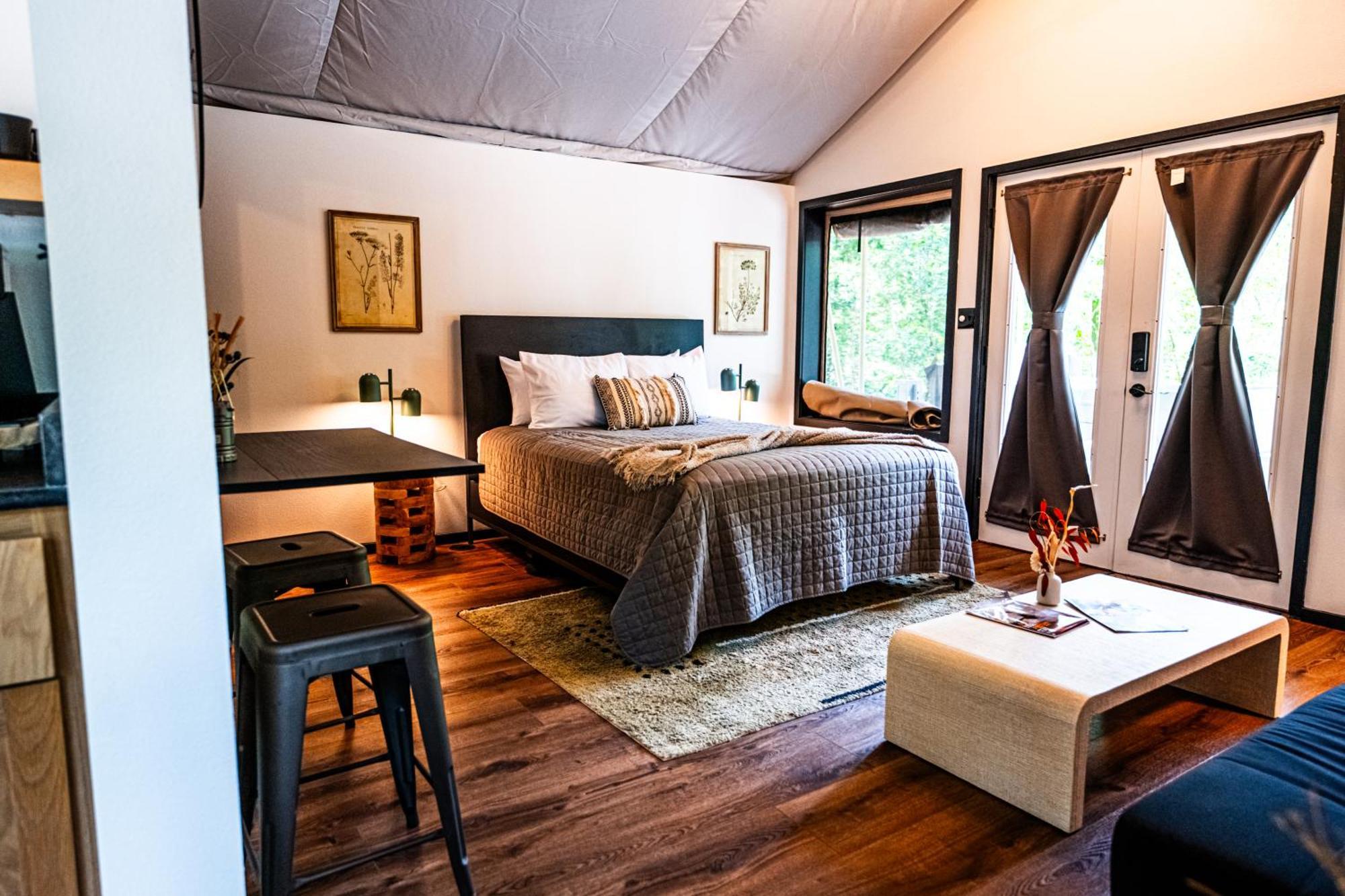 Suite with Mountain View