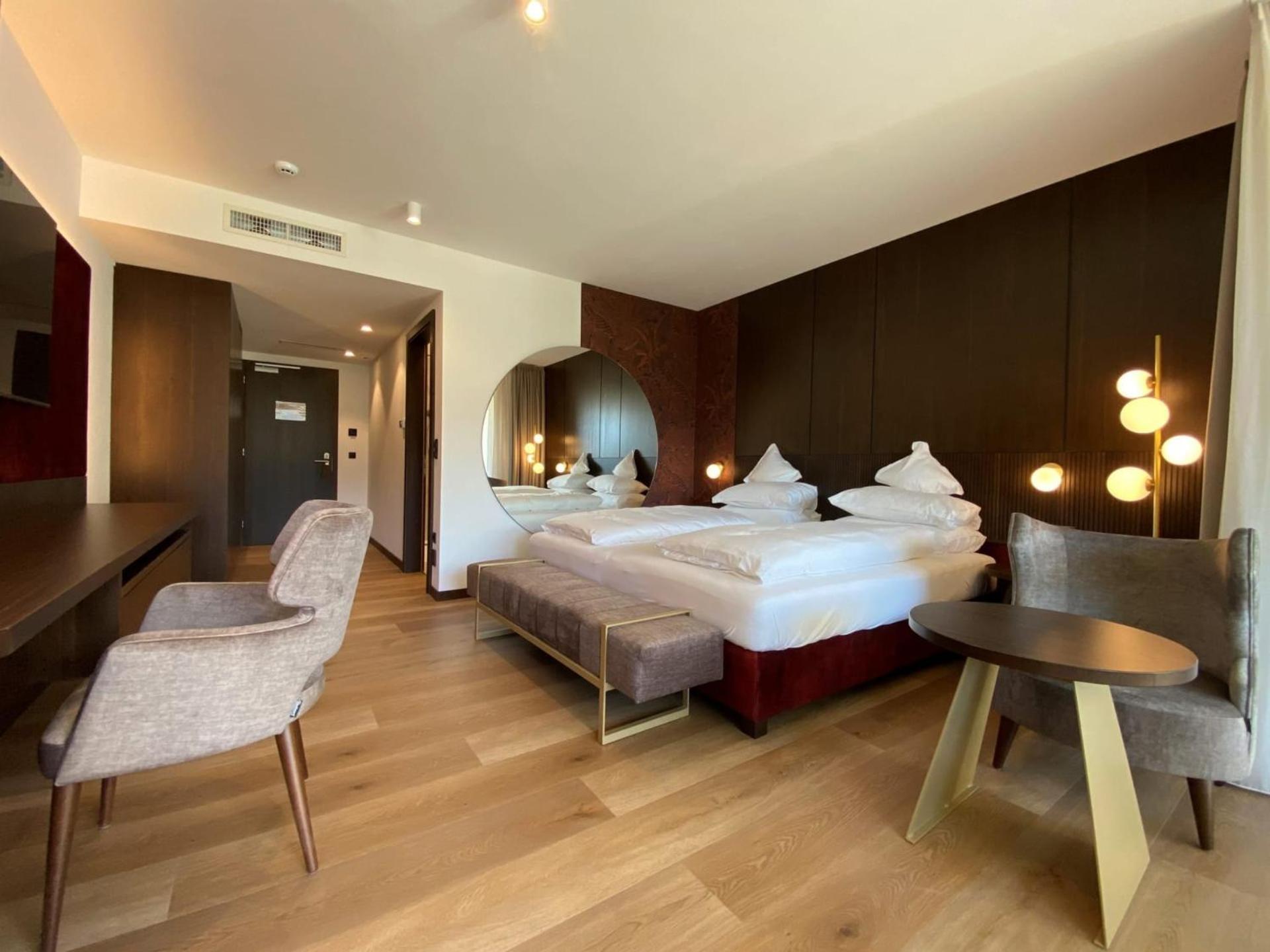 King Room with Spa Bath