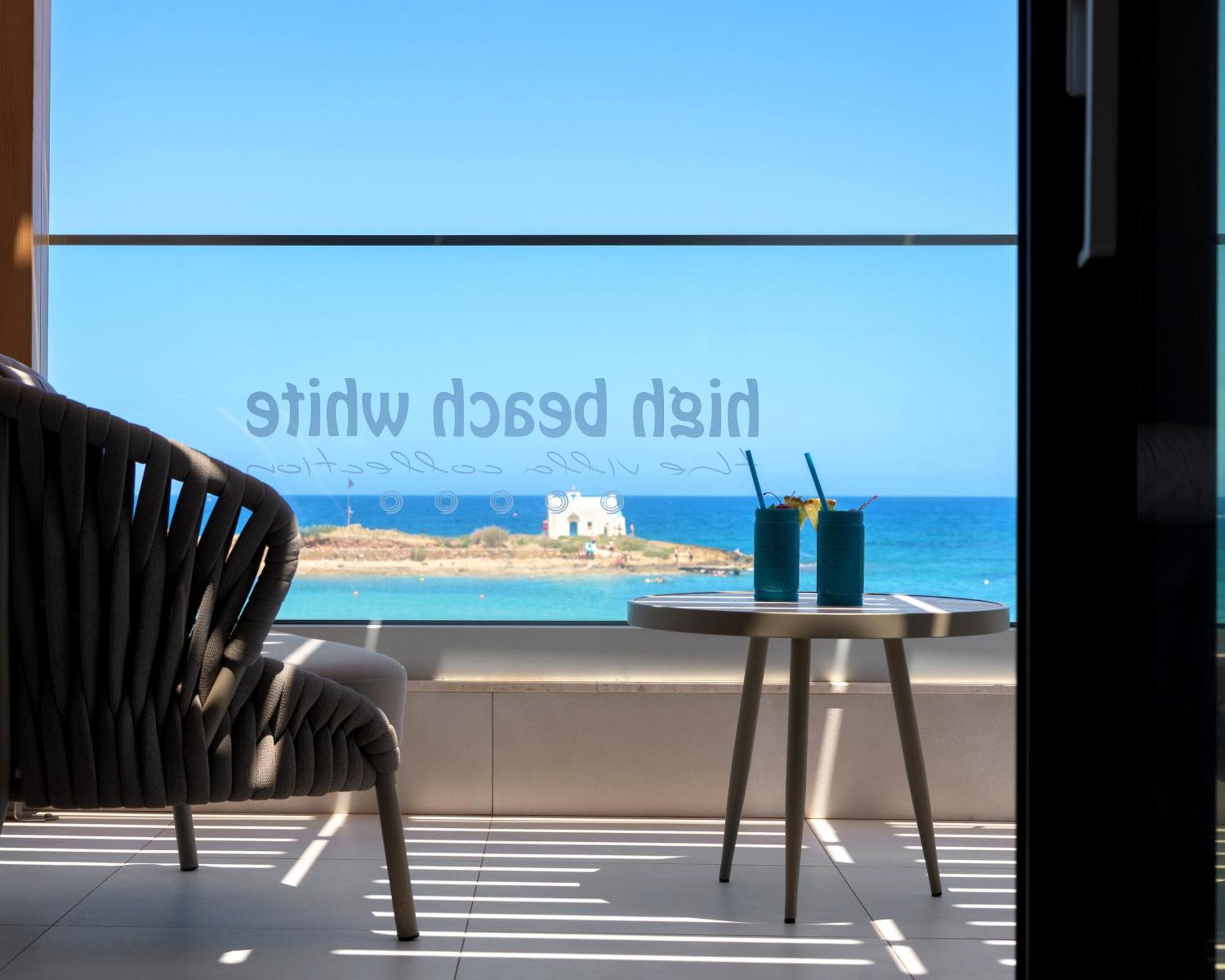 White Deluxe Suite Beach Front