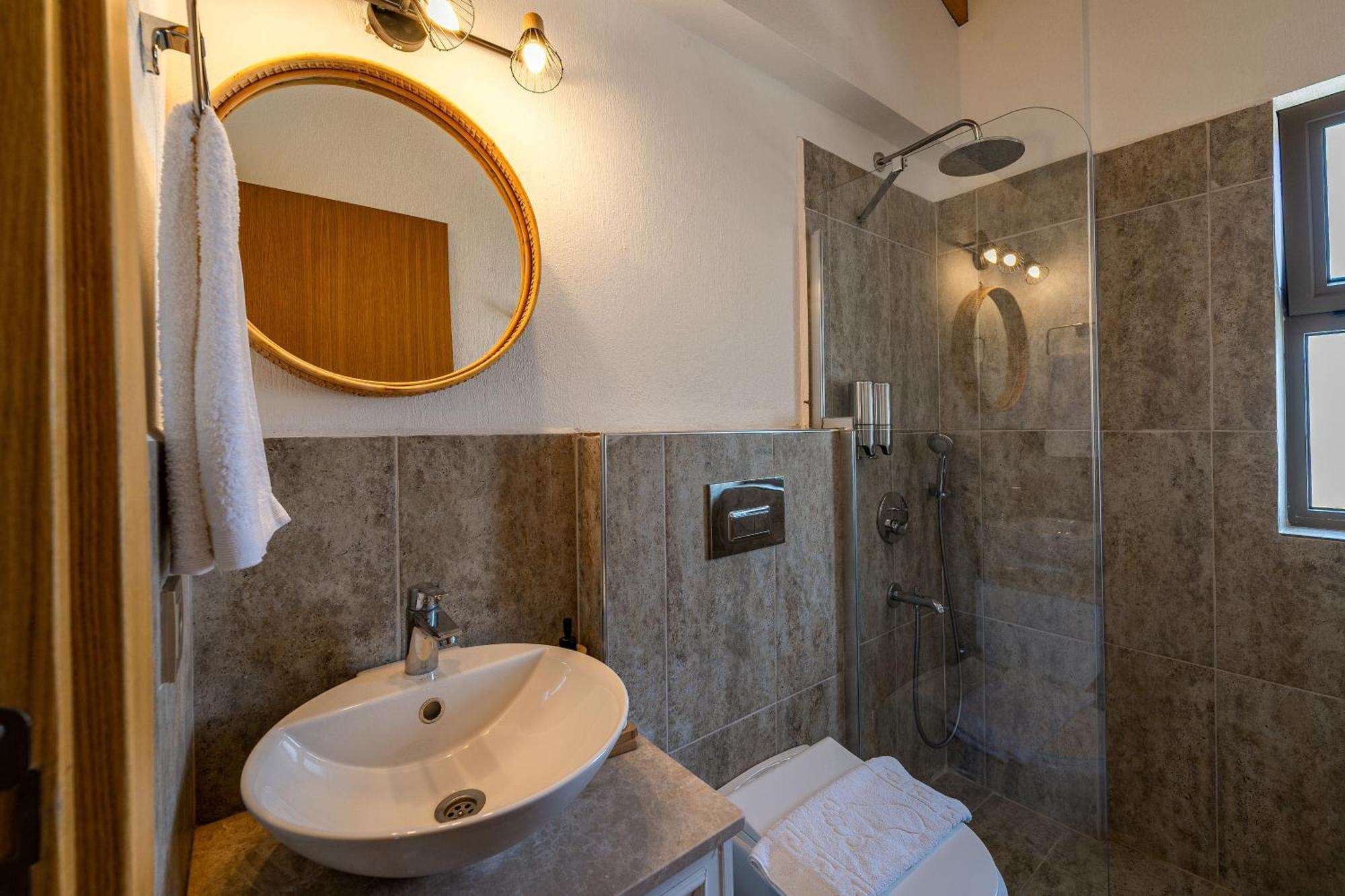 Deluxe Üç Kişilik Oda
