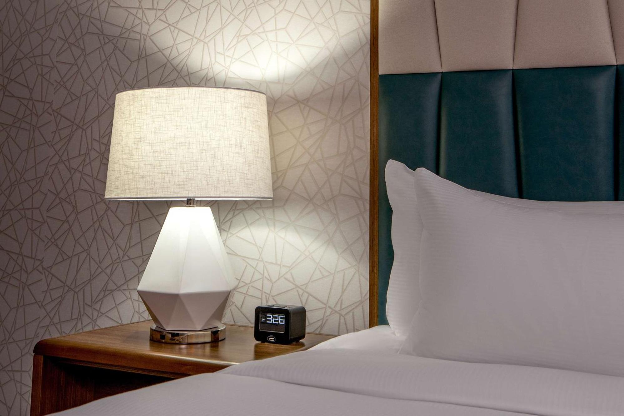 Corner King Room