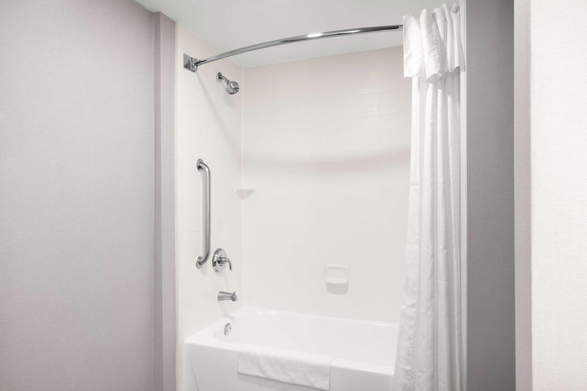 One-Bedroom King Suite