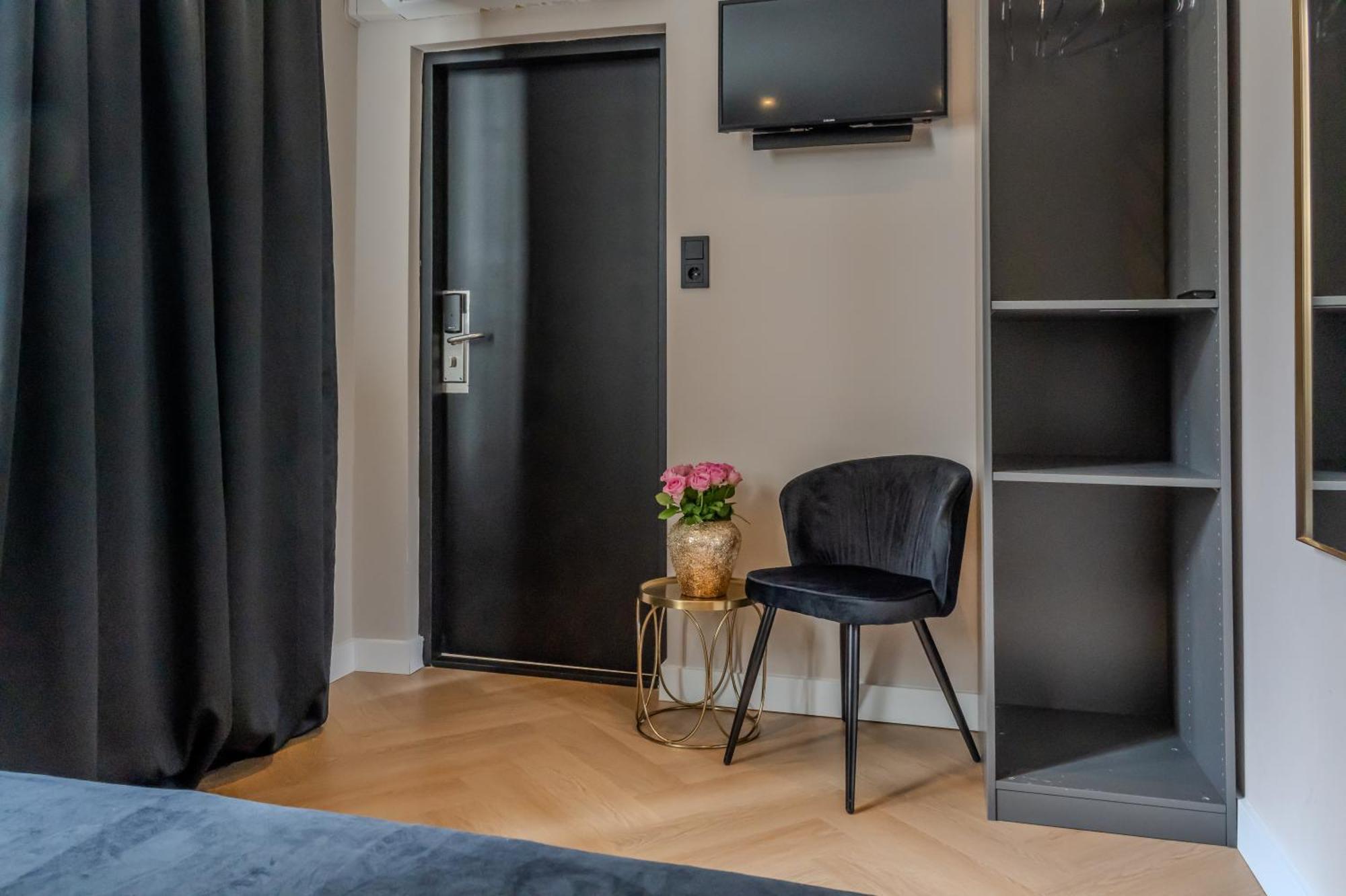 Double Room with Shared Bathroom,1596021524:JPEG
