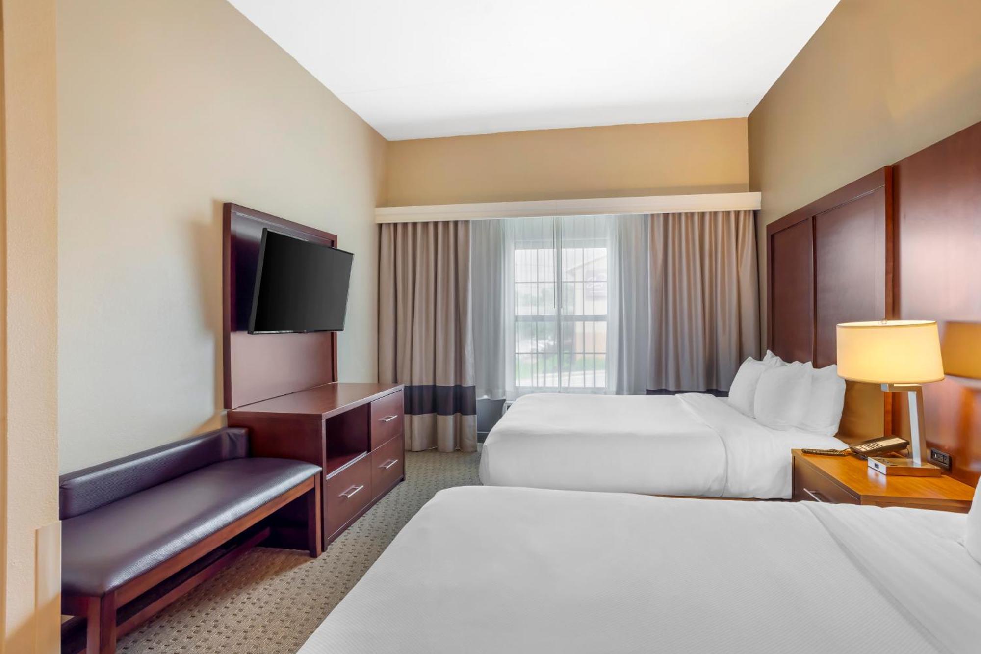 Queen Room with Two Queen Beds and Sofa Bed - Non-Smoking