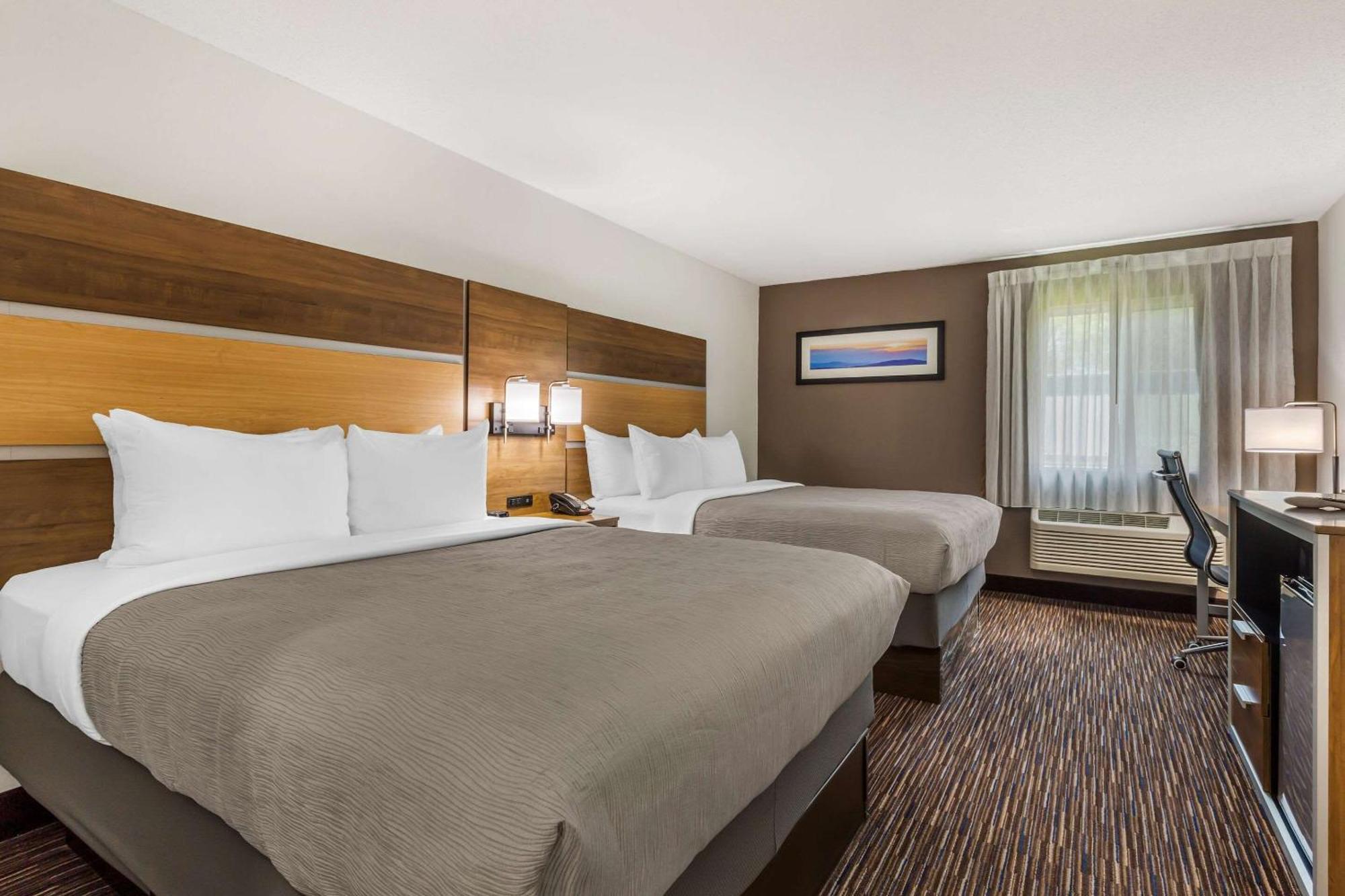 Queen Room with Two Queen Beds - Non-Smoking