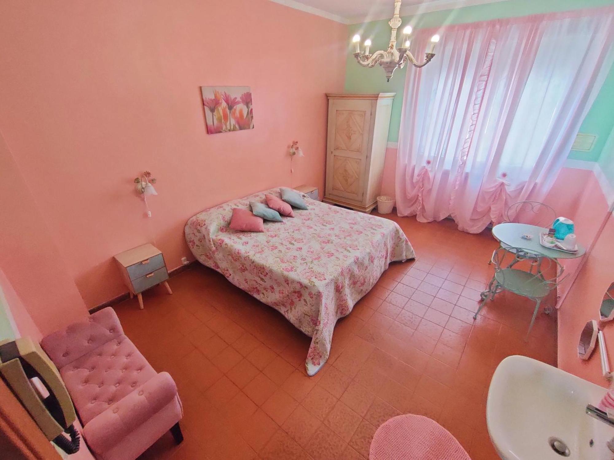 Double or Twin Room External Bathroom,1599662696:JPEG