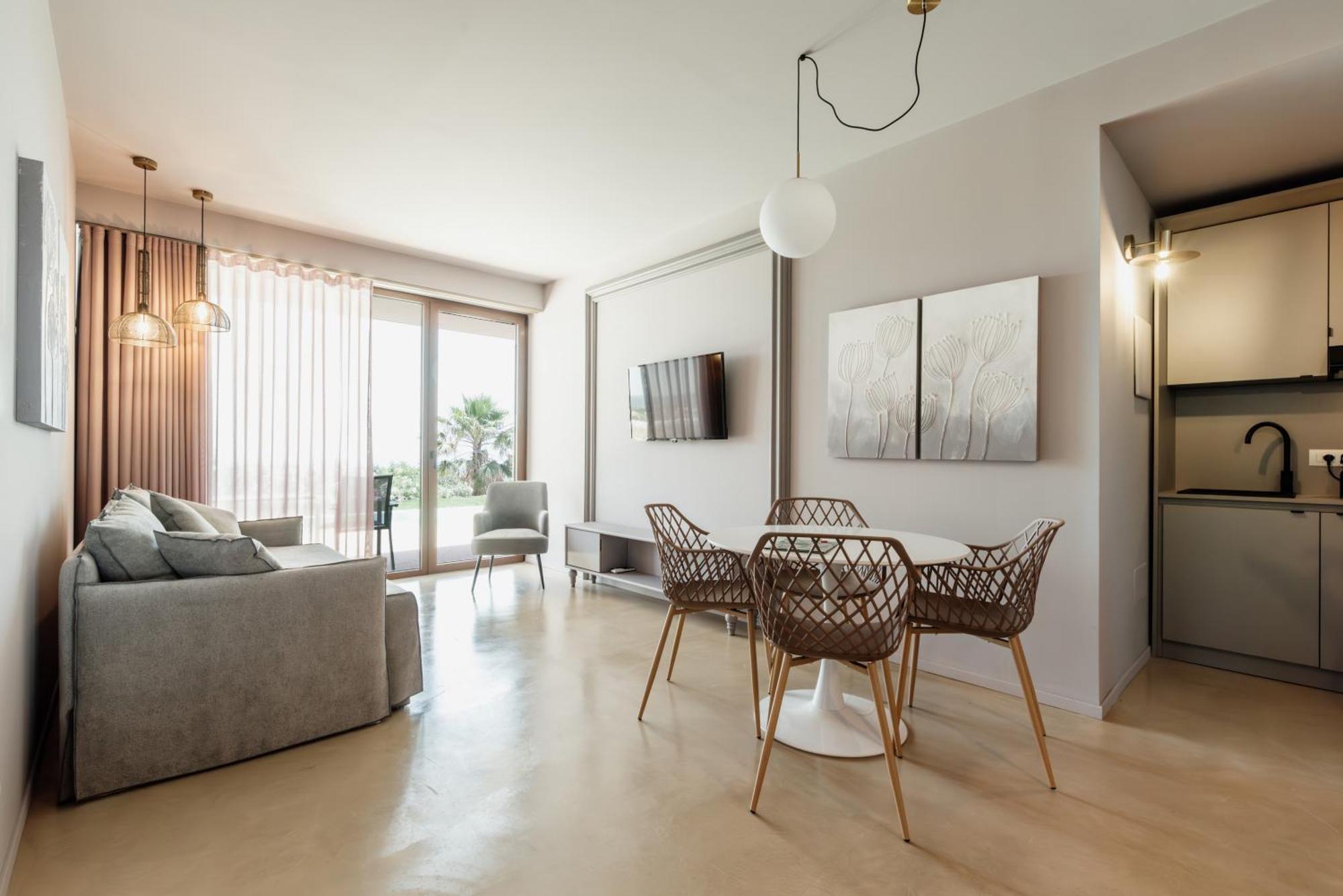 Suite with Private Pool