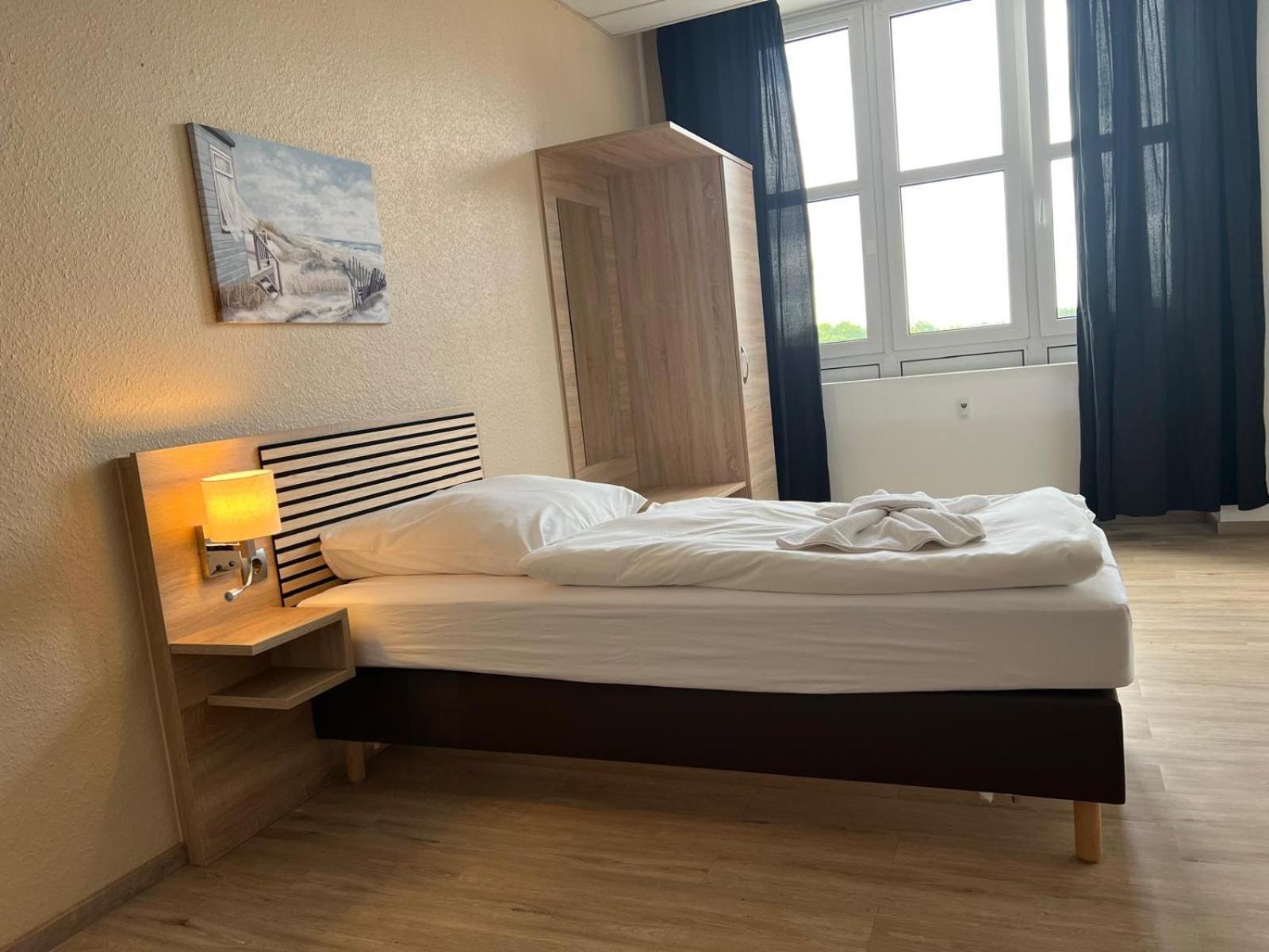 319 Single Bed Premium Apartment