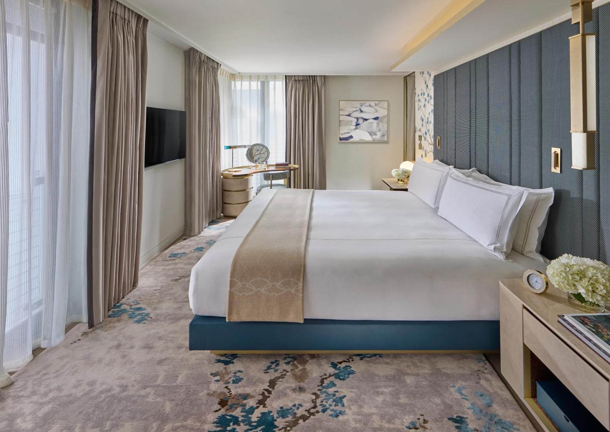 Executive Suite King or Twin,1596342919:JPEG